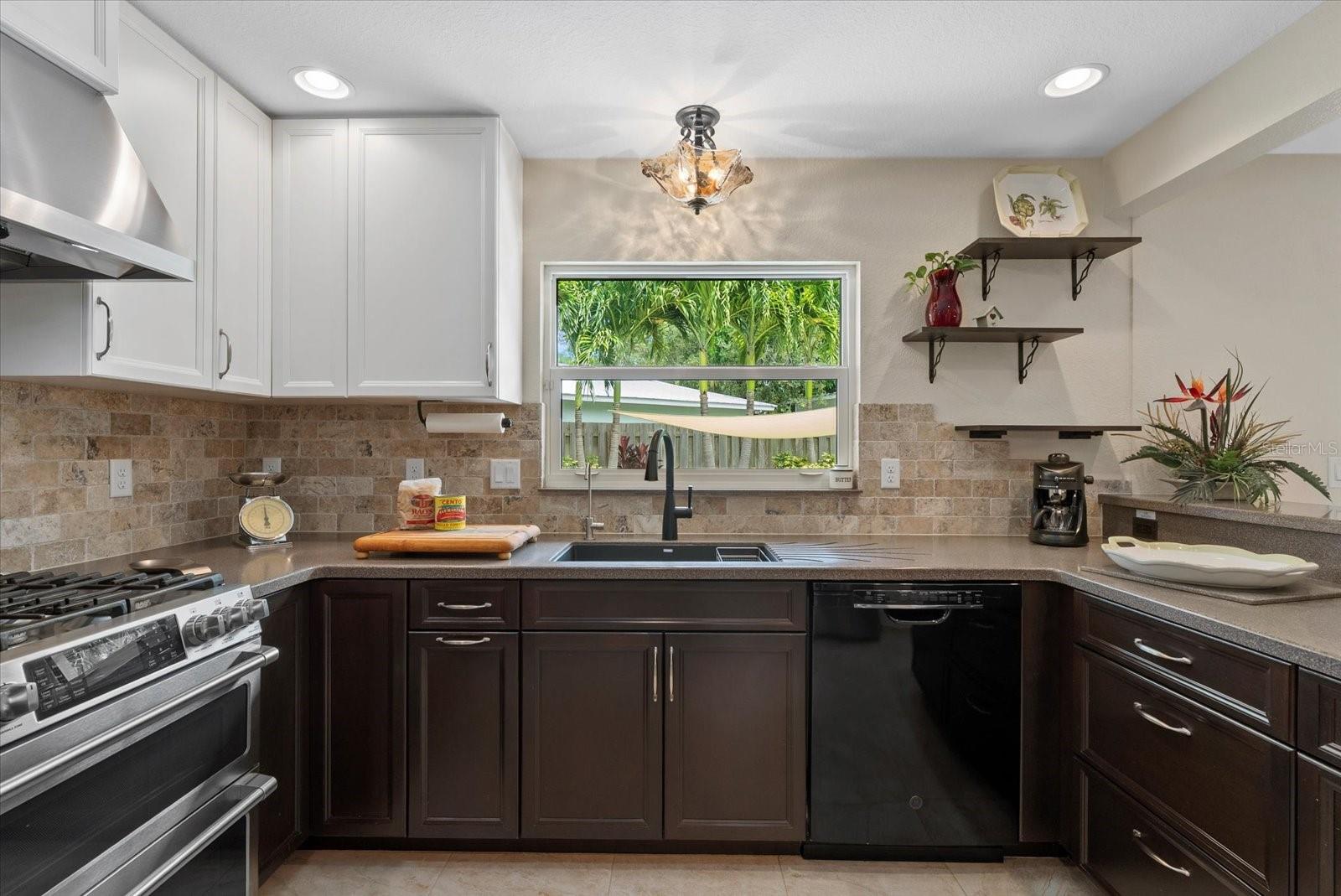 A4663634 Property Photo