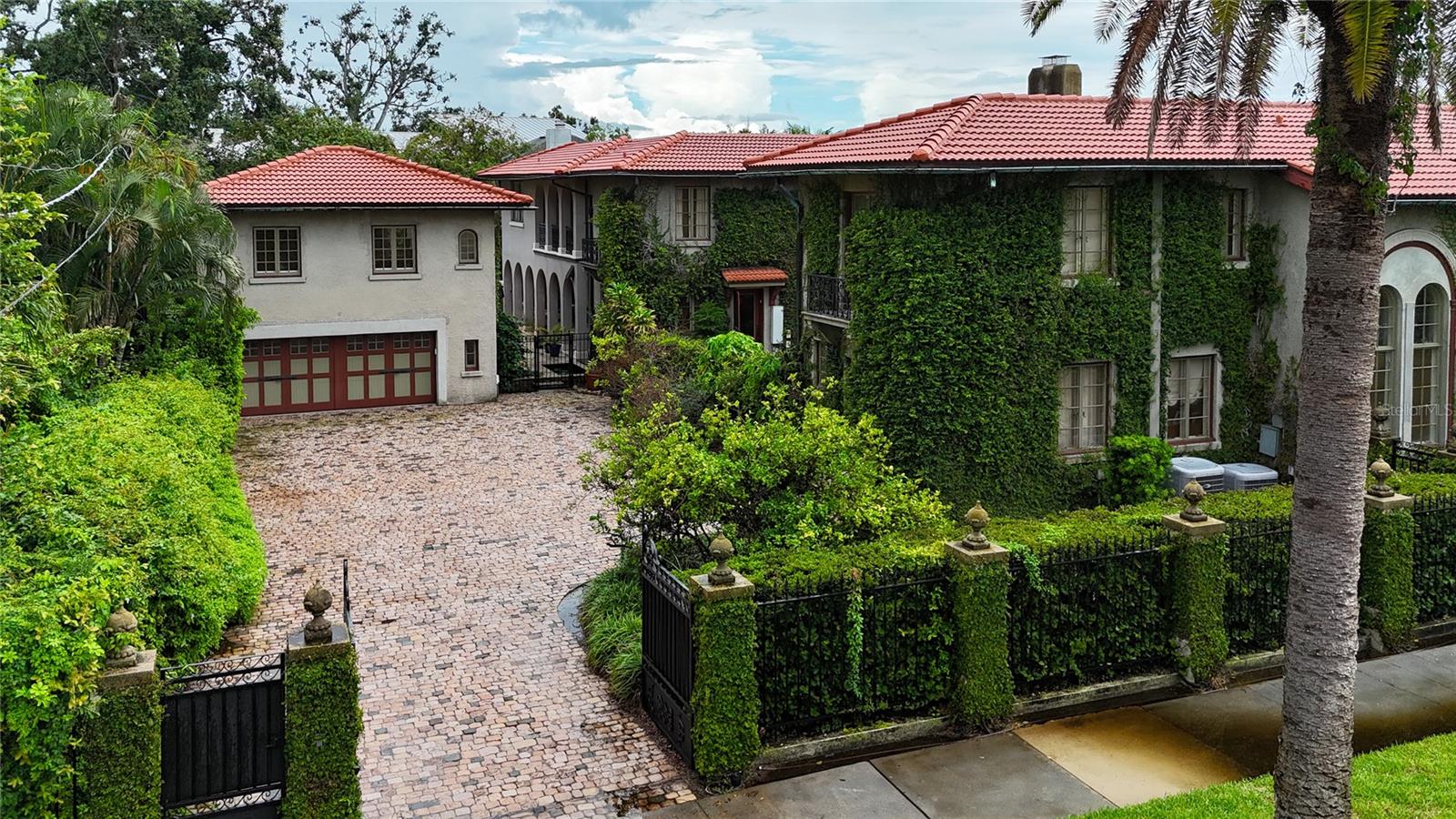 TB8422893 Property Photo