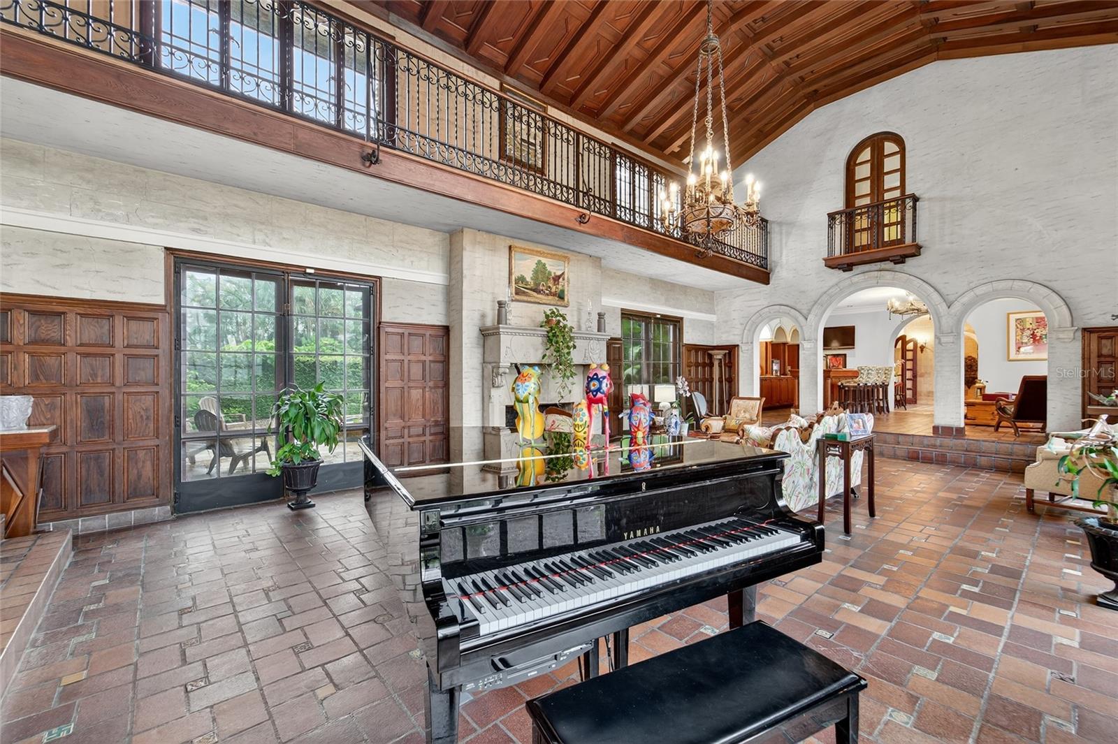 TB8422893 Property Photo