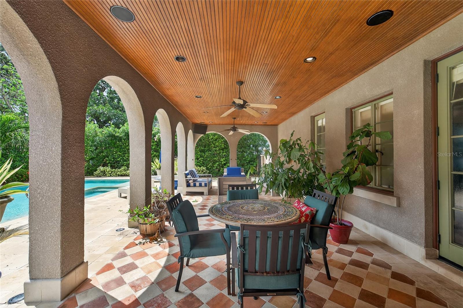 TB8422893 Property Photo