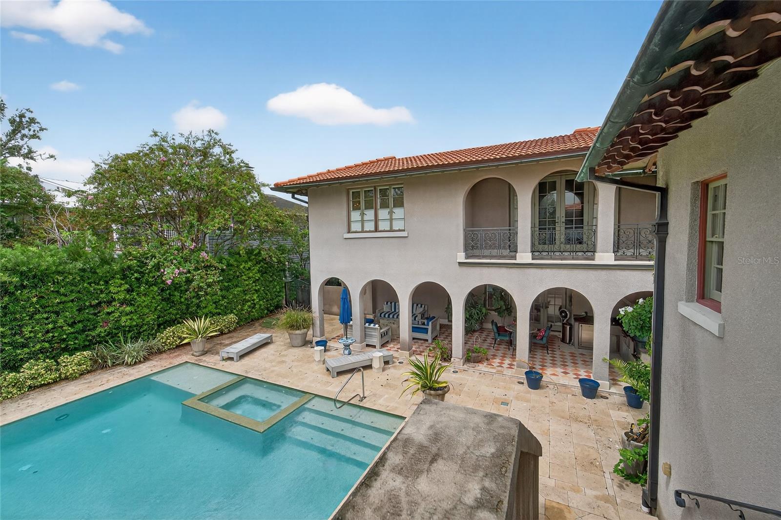 TB8422893 Property Photo