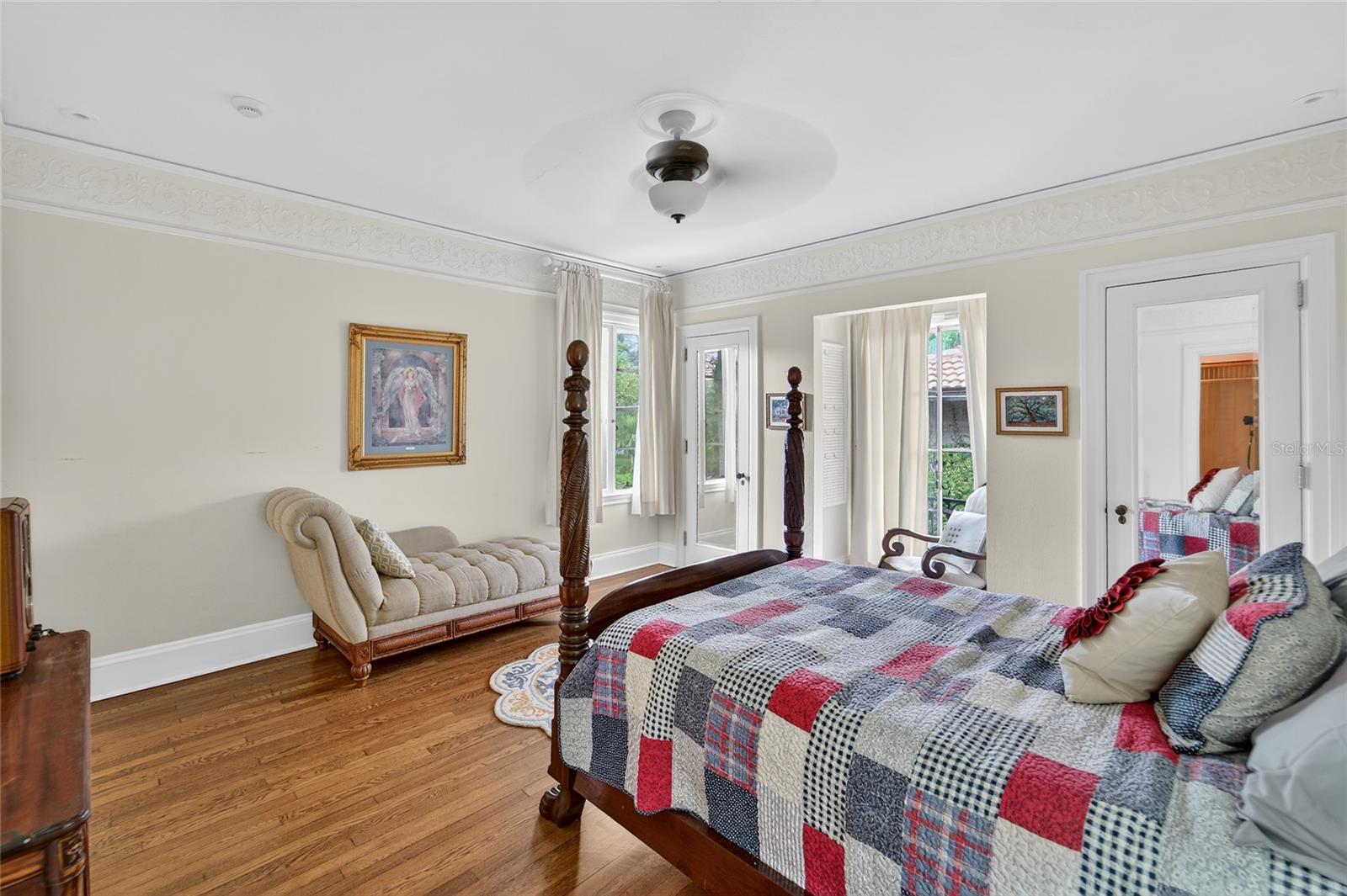 TB8422893 Property Photo