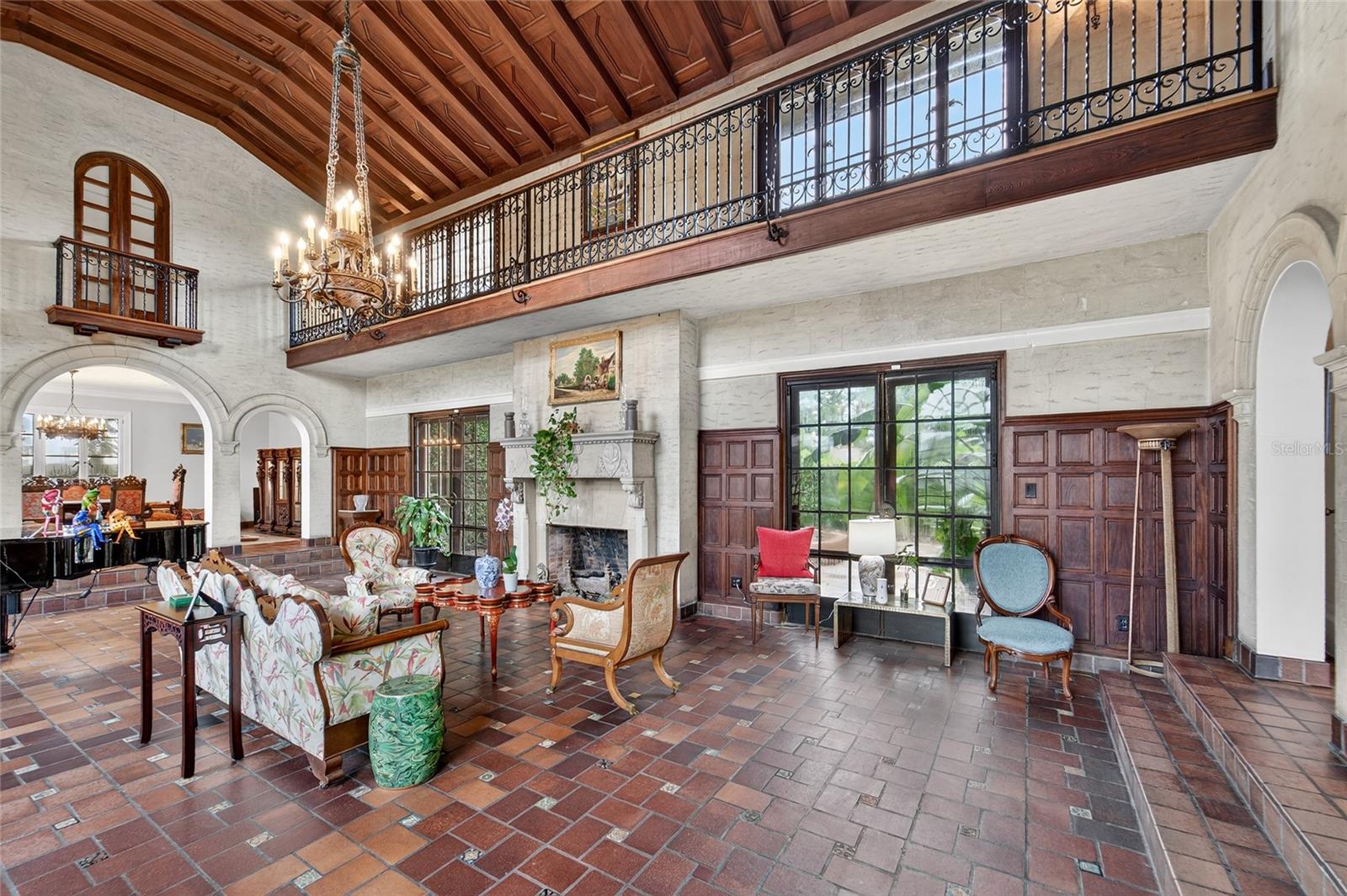 TB8422893 Property Photo