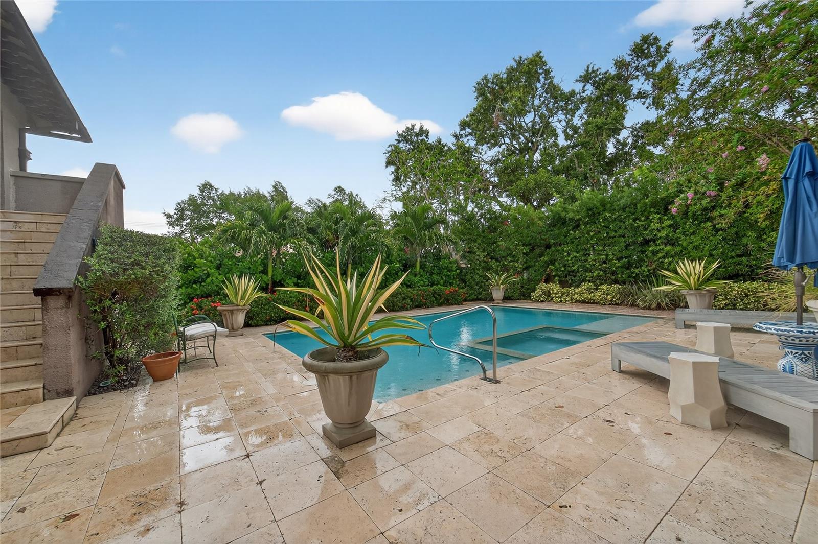 TB8422893 Property Photo