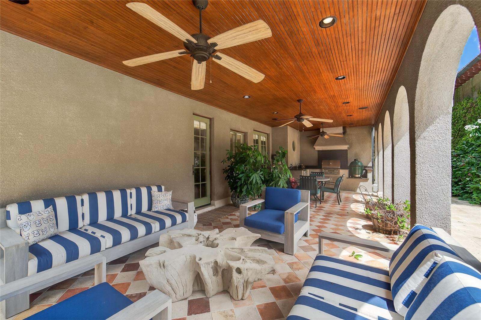 TB8422893 Property Photo