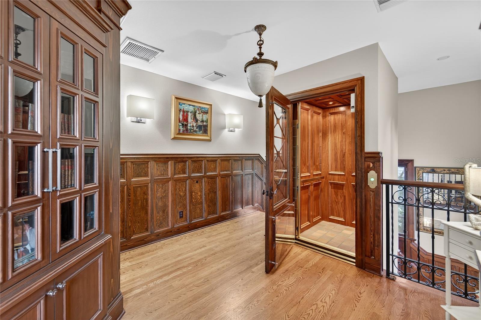 TB8422893 Property Photo