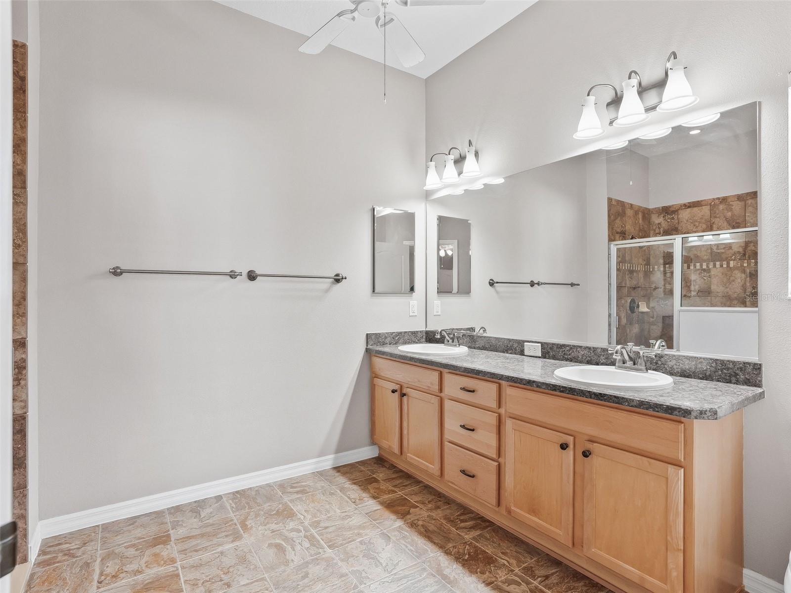 2530 HANLON TER, THE VILLAGES, FL, 32162