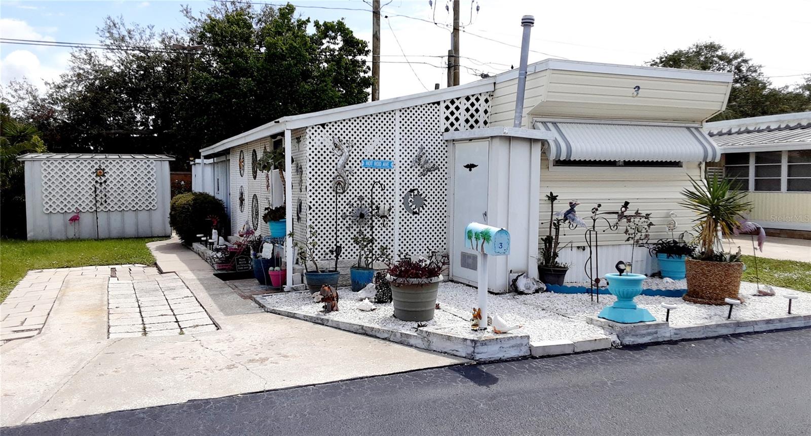 TB8422895 Property Photo