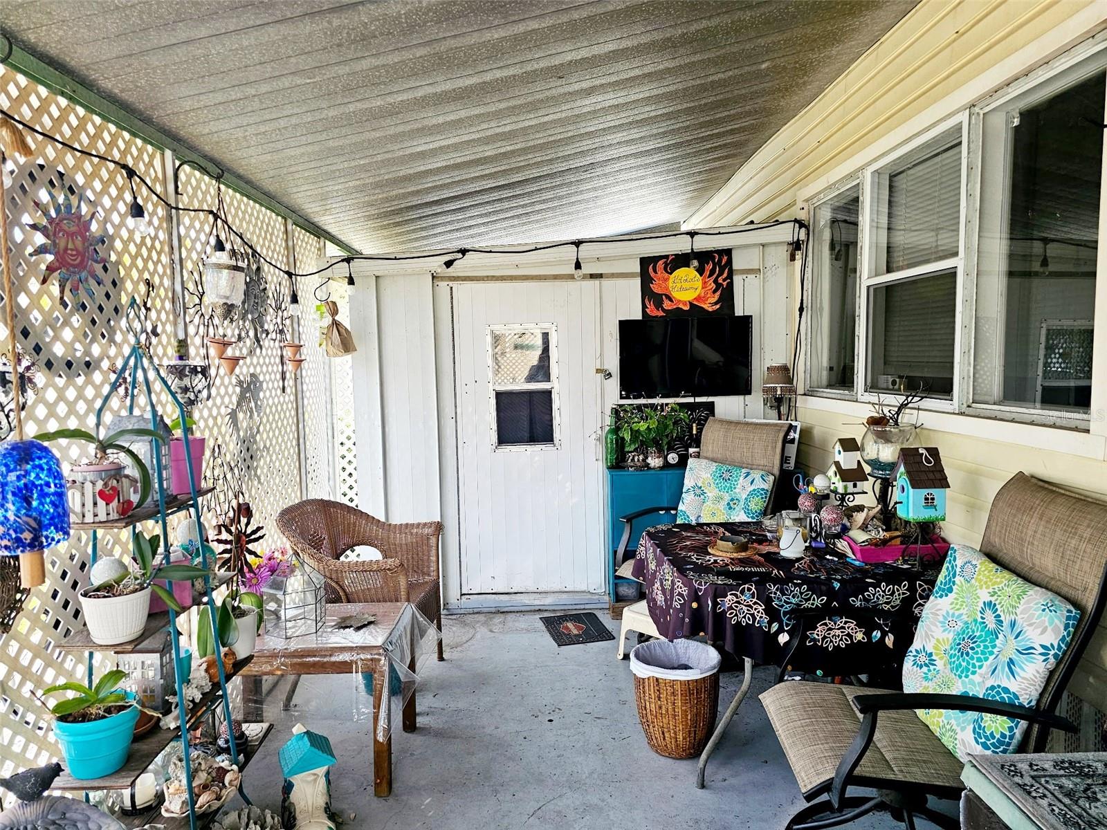 TB8422895 Property Photo