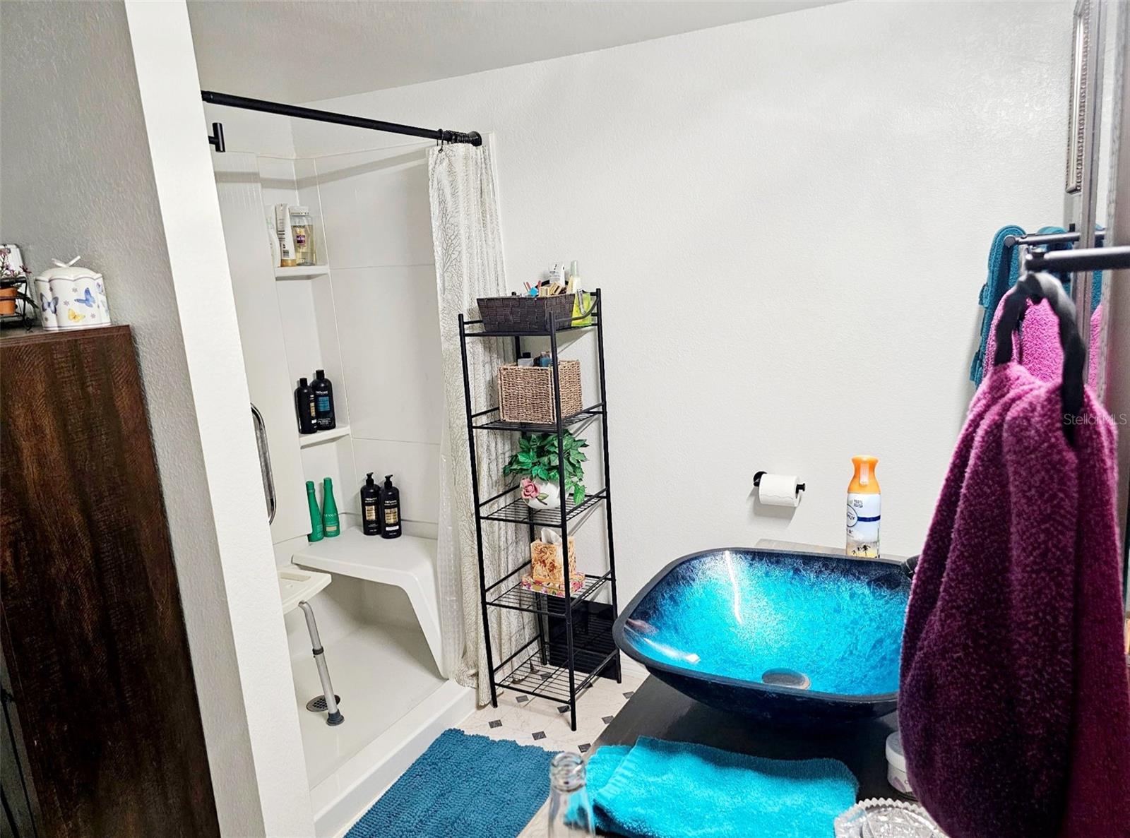 TB8422895 Property Photo