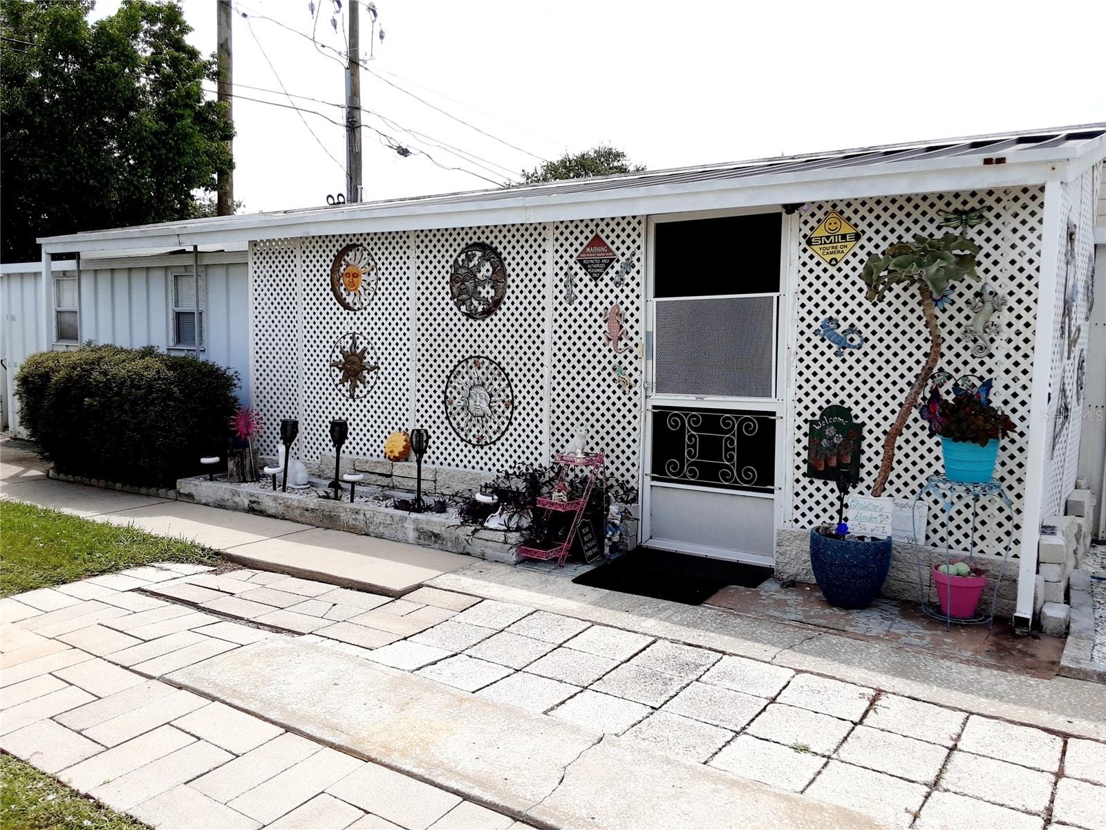 TB8422895 Property Photo