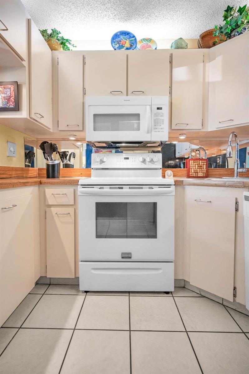 2642 PINE RIDGE WAY S #D2, PALM HARBOR, FL, 34684