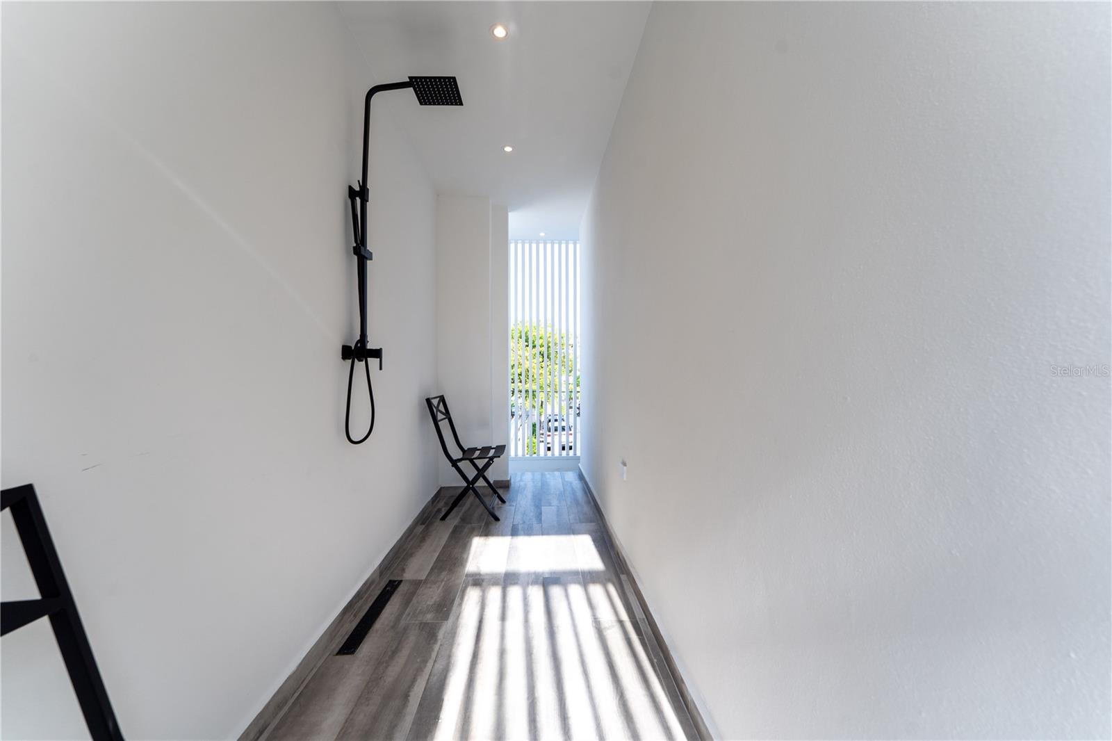 PR9115804 Property Photo