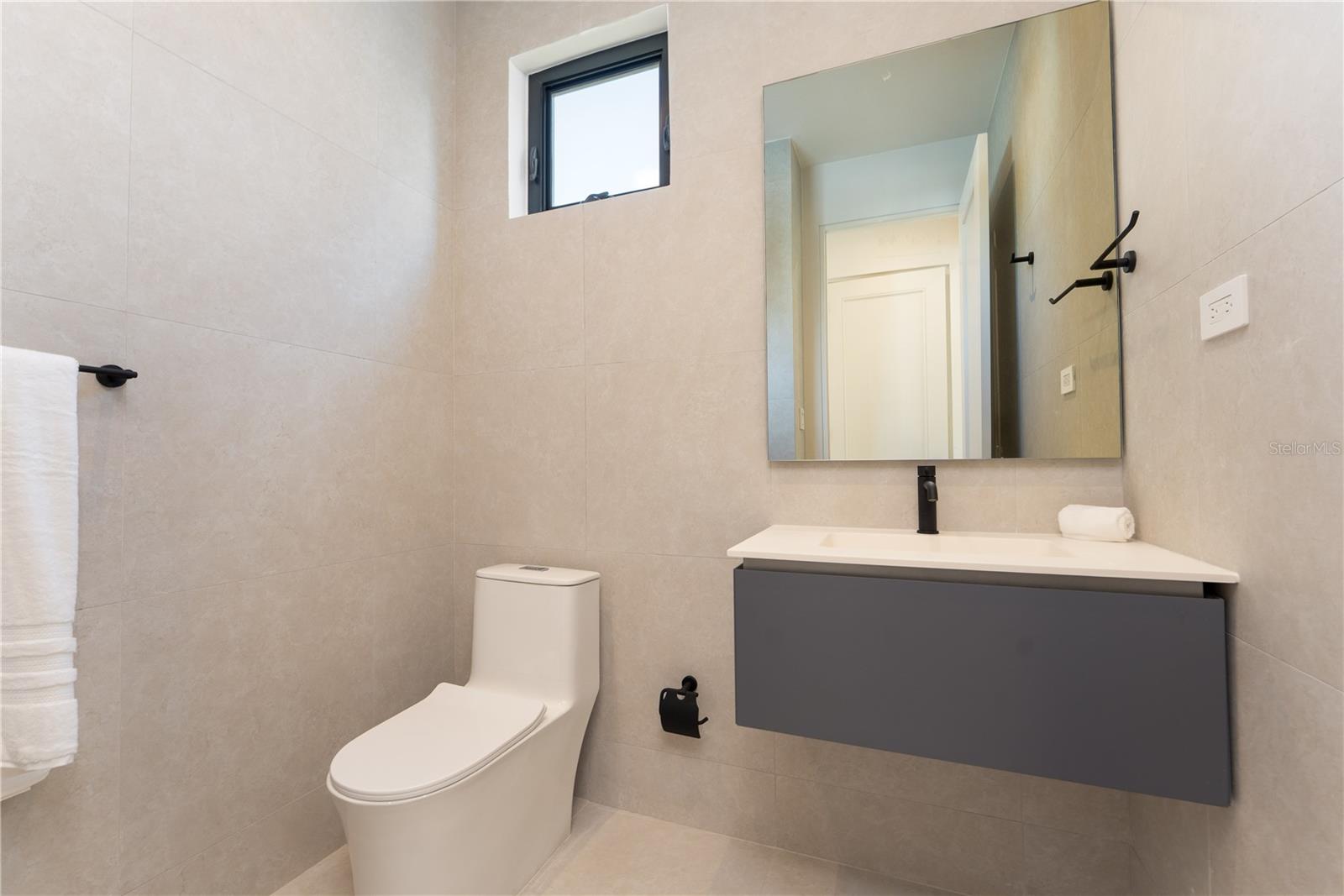 PR9115804 Property Photo