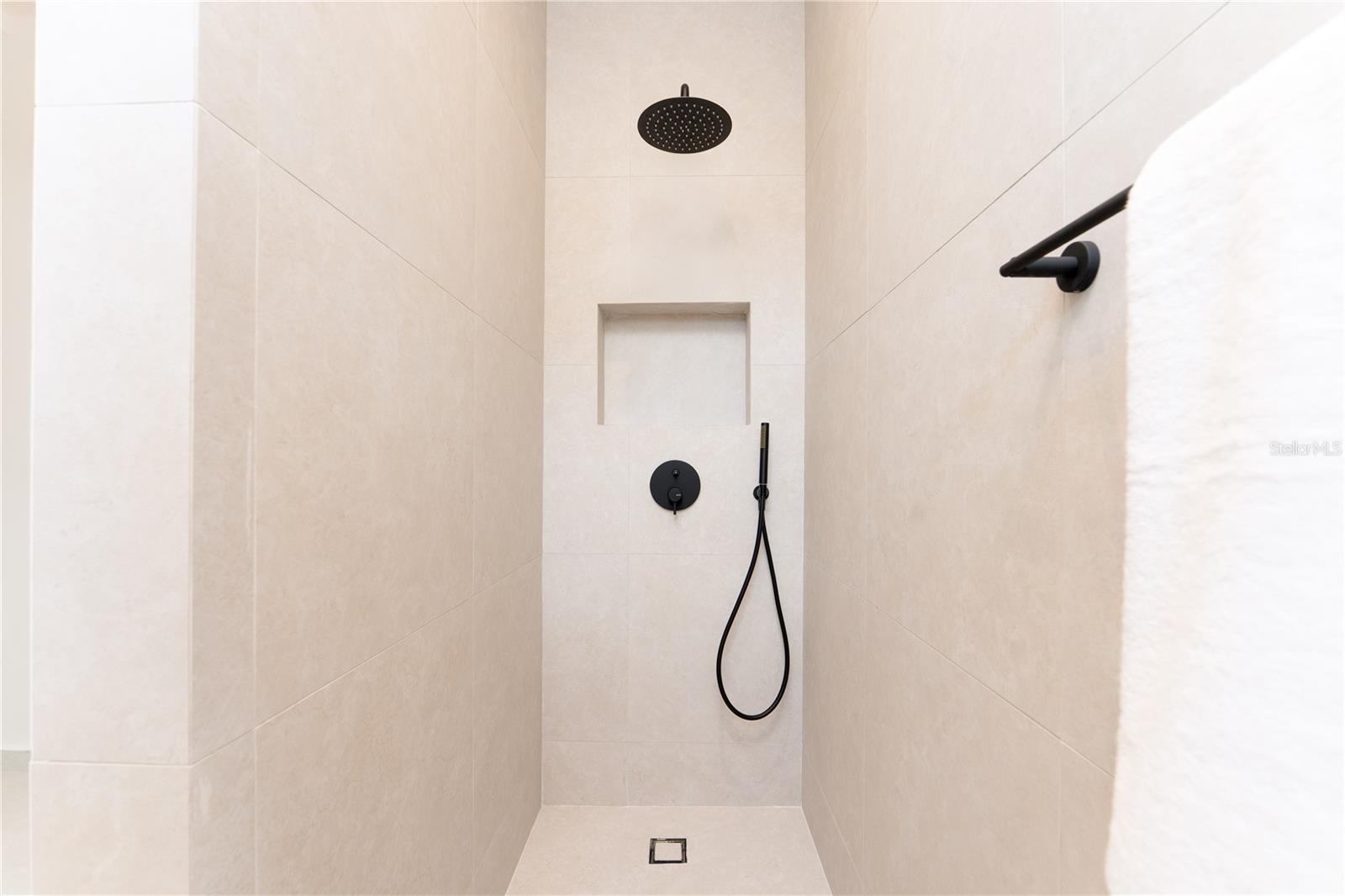 PR9115804 Property Photo