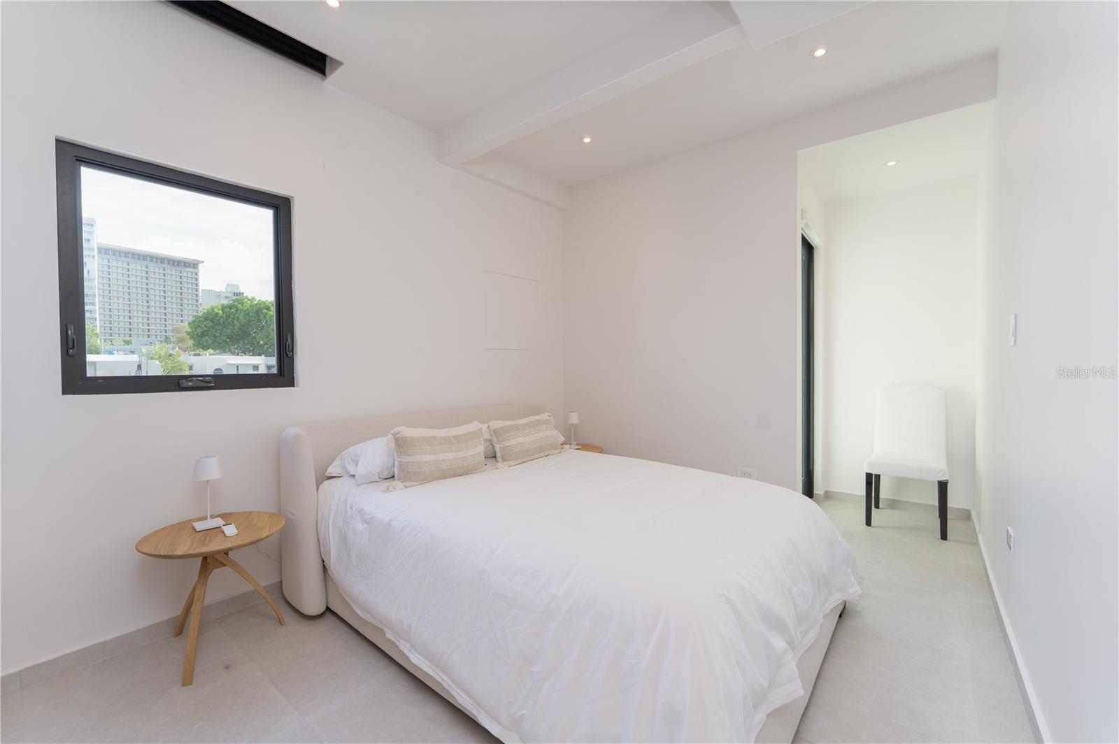 PR9115804 Property Photo