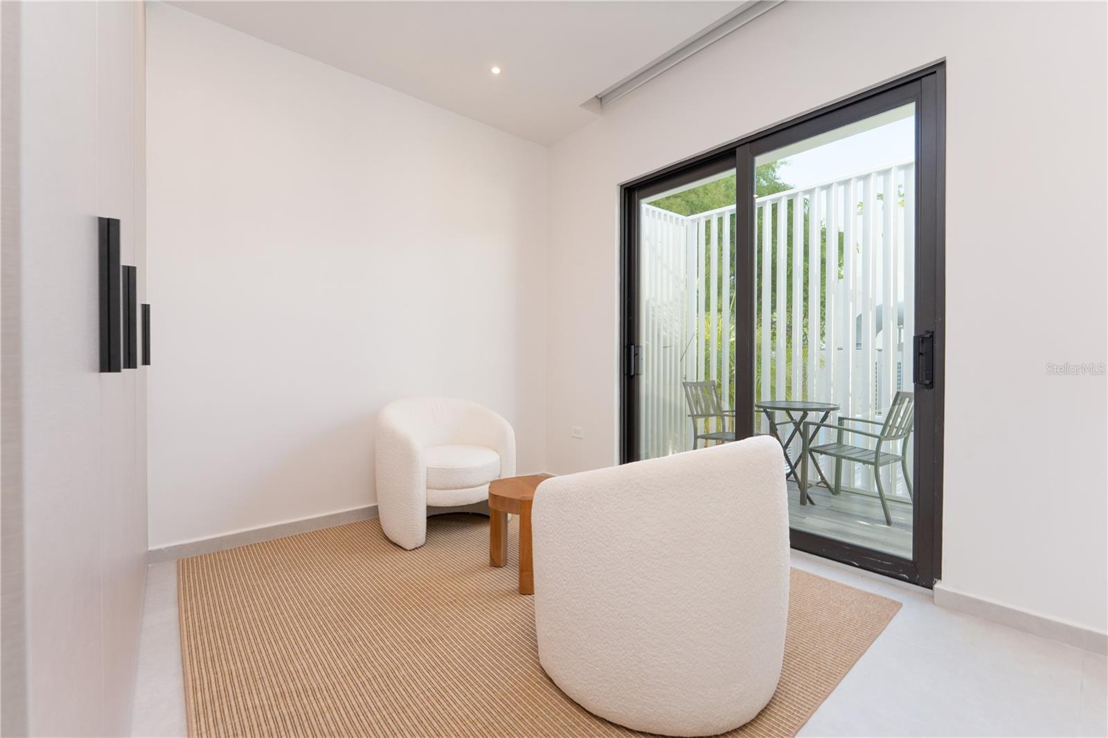 PR9115804 Property Photo