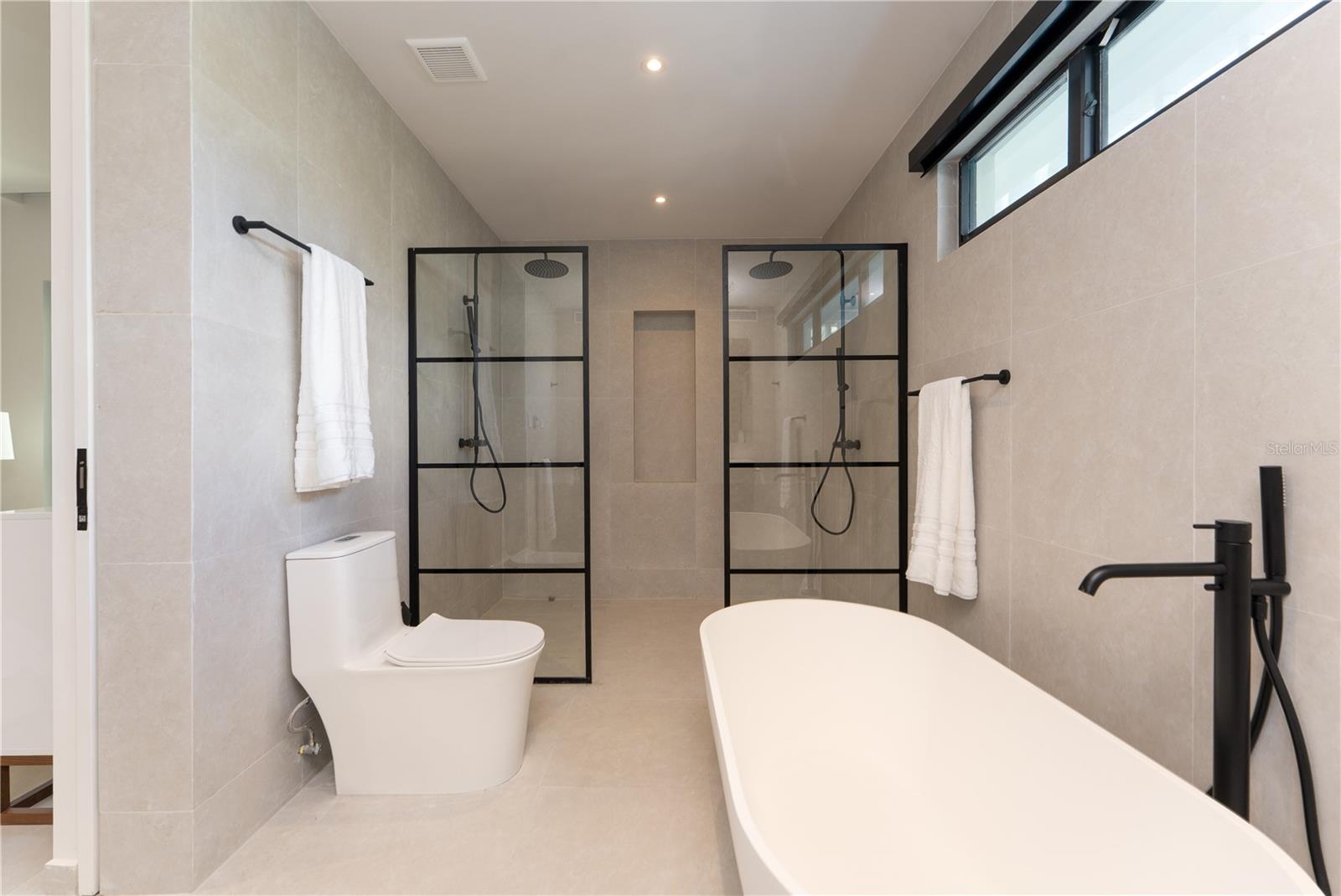 PR9115804 Property Photo