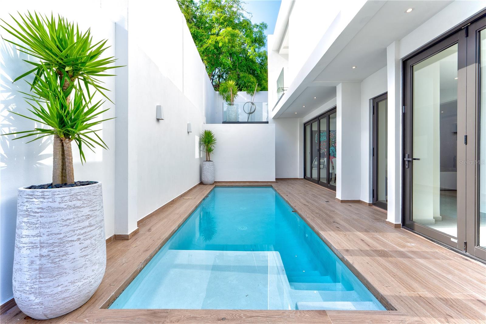 PR9115804 Property Photo