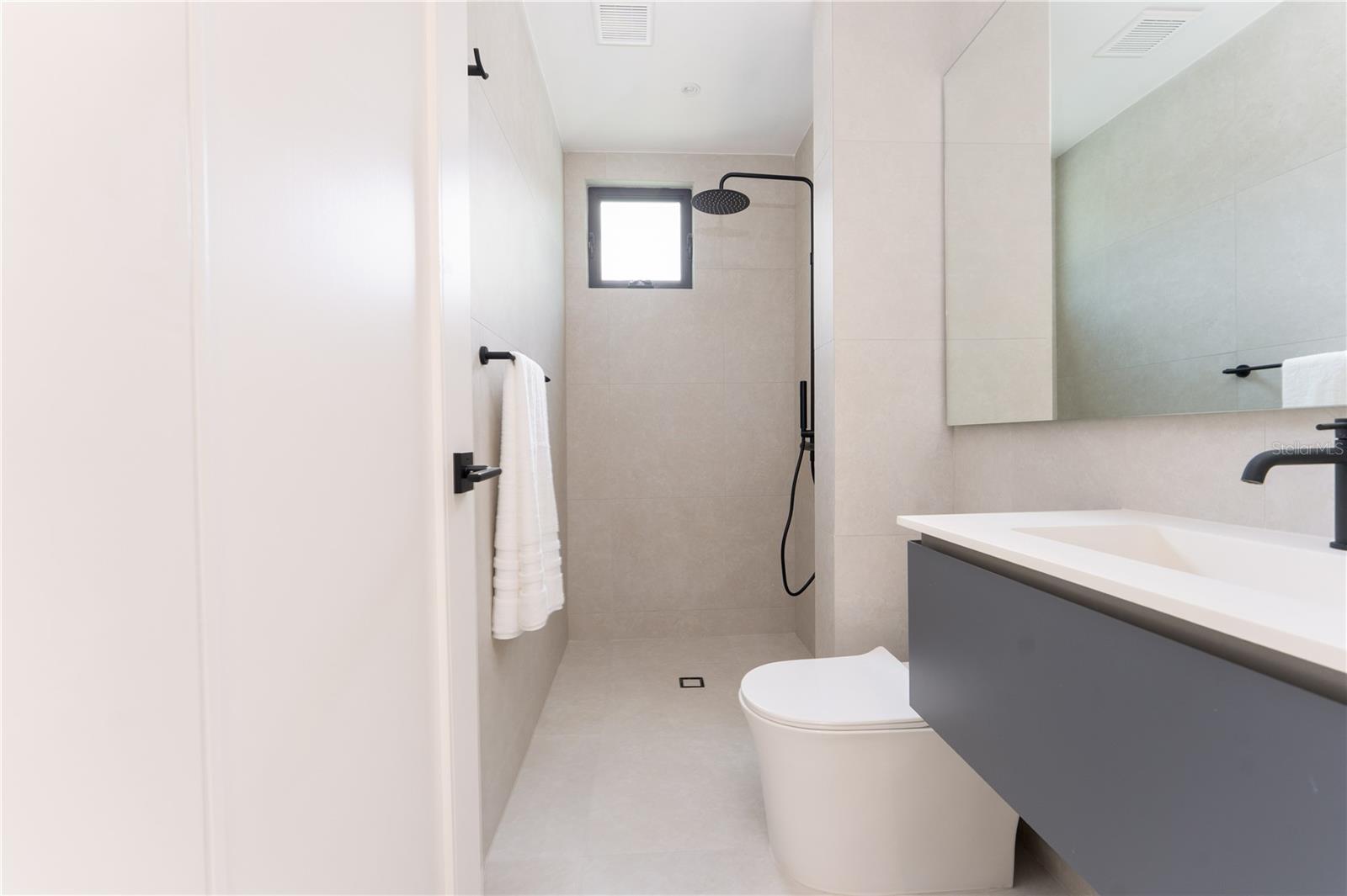 PR9115804 Property Photo