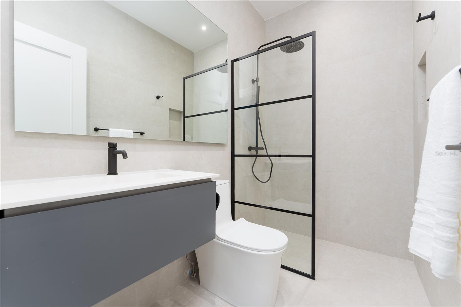 PR9115804 Property Photo