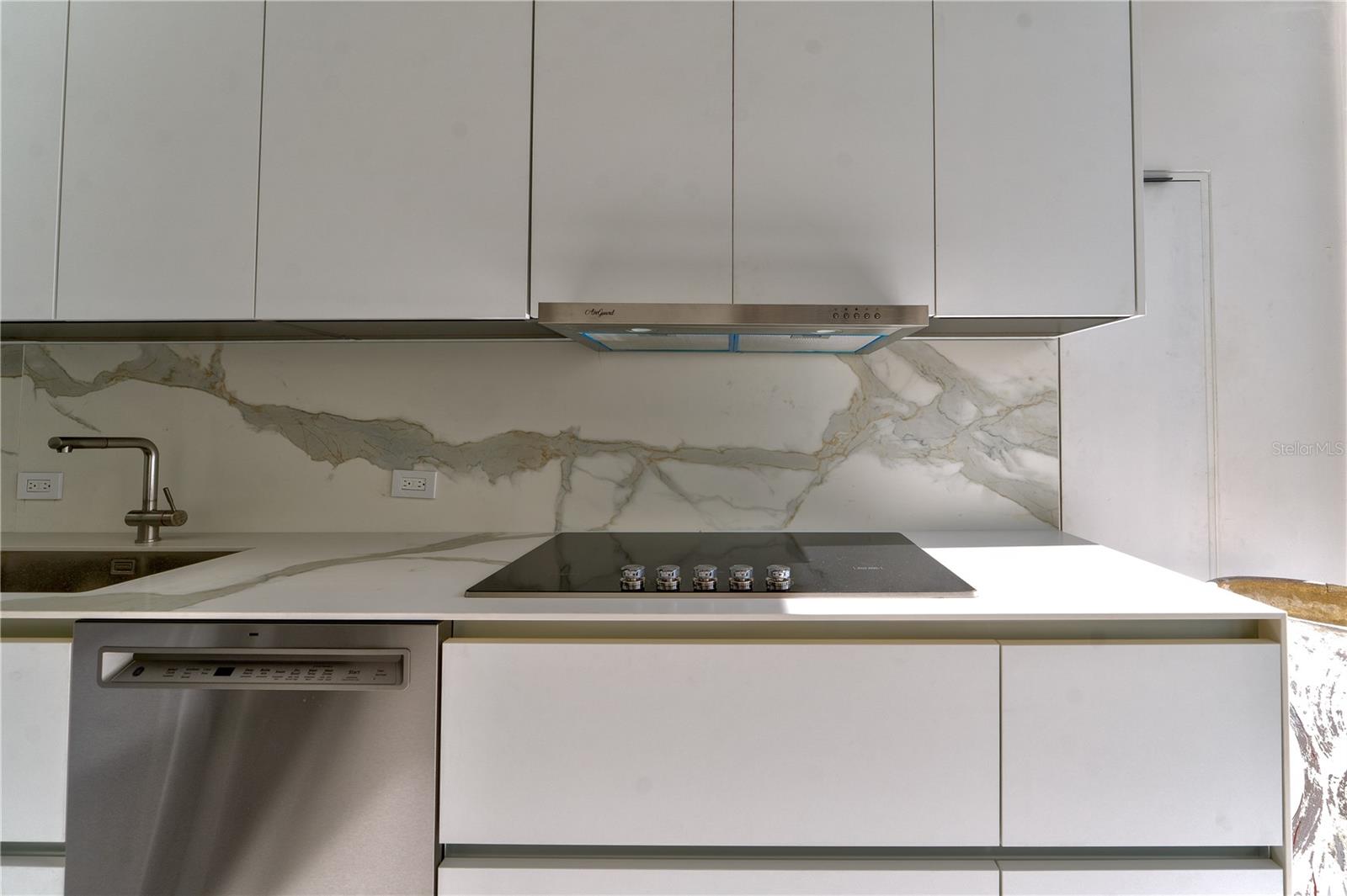 PR9115804 Property Photo