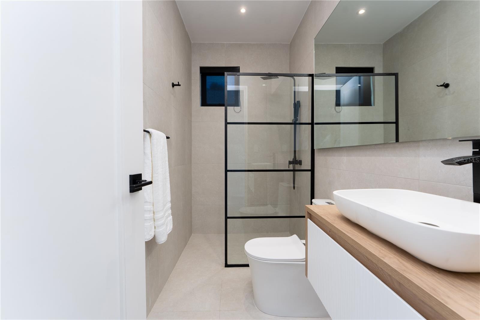 PR9115804 Property Photo