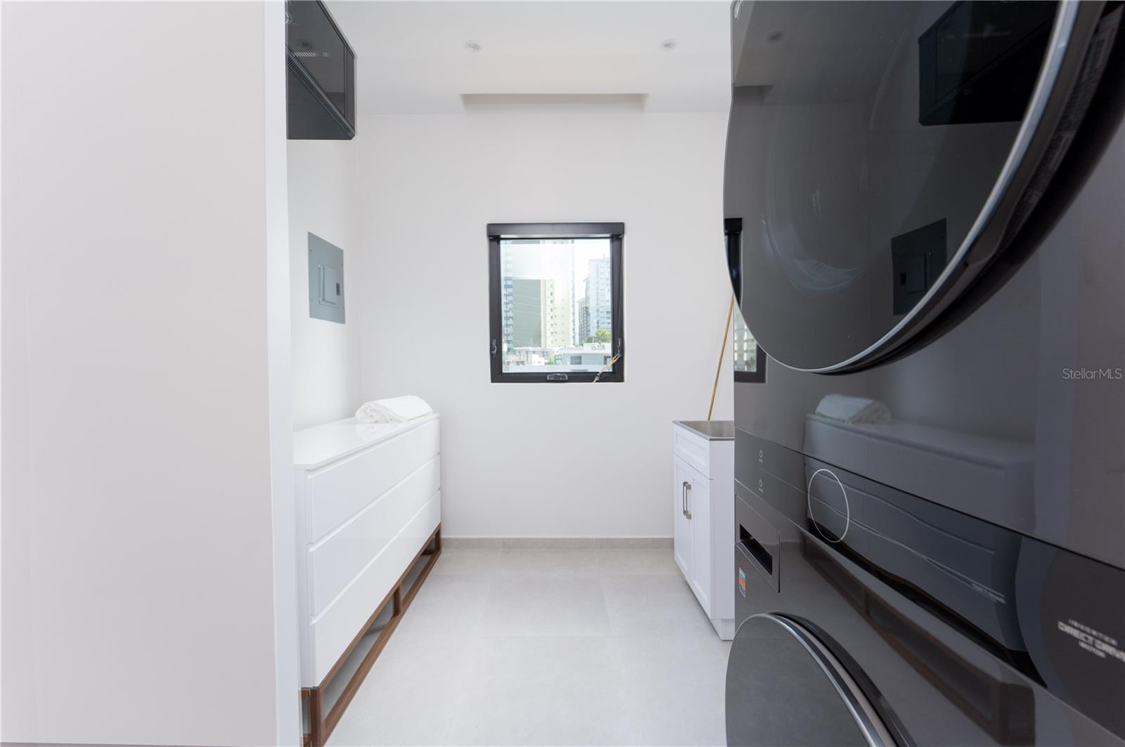 PR9115804 Property Photo