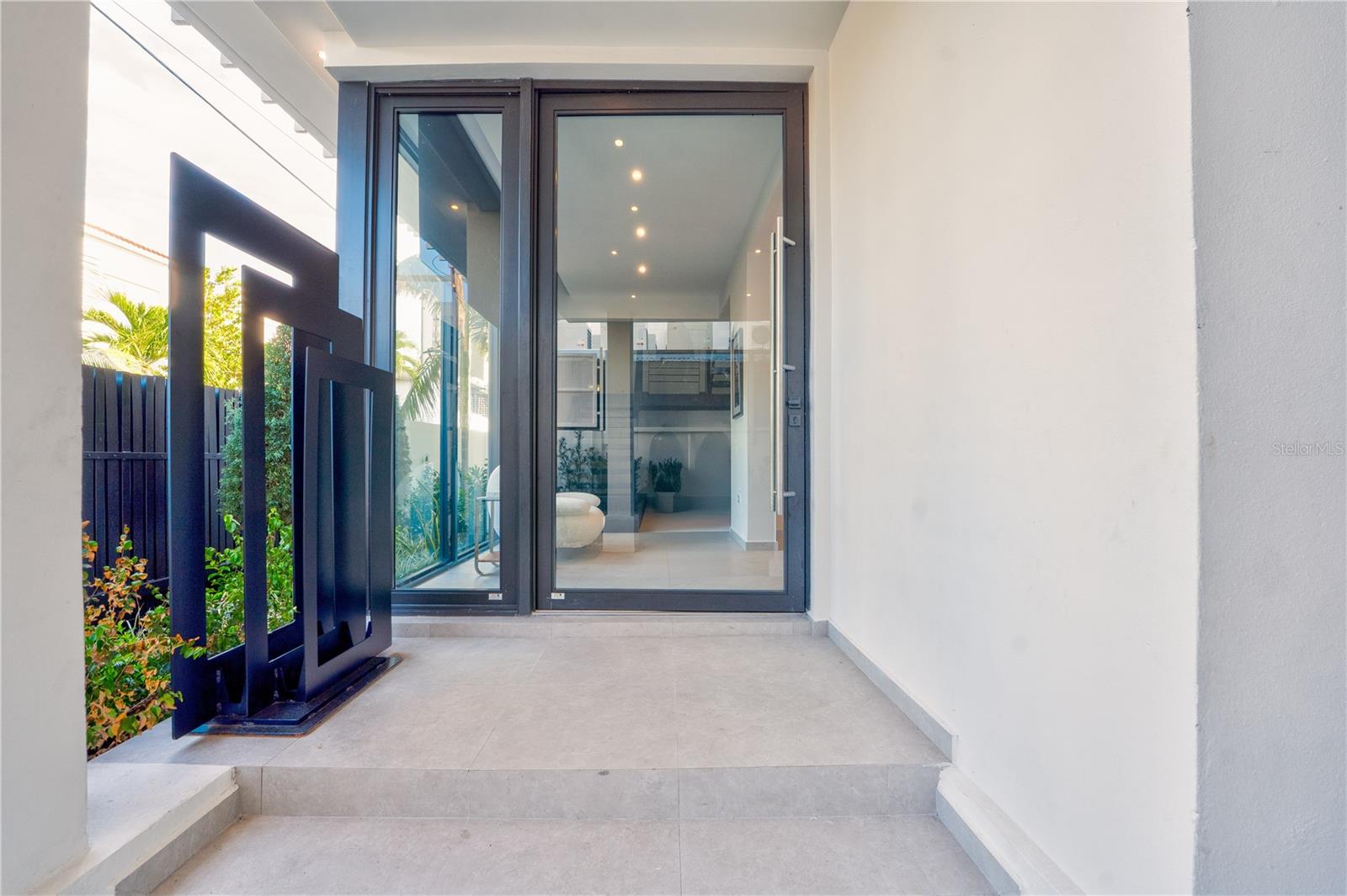 PR9115804 Property Photo