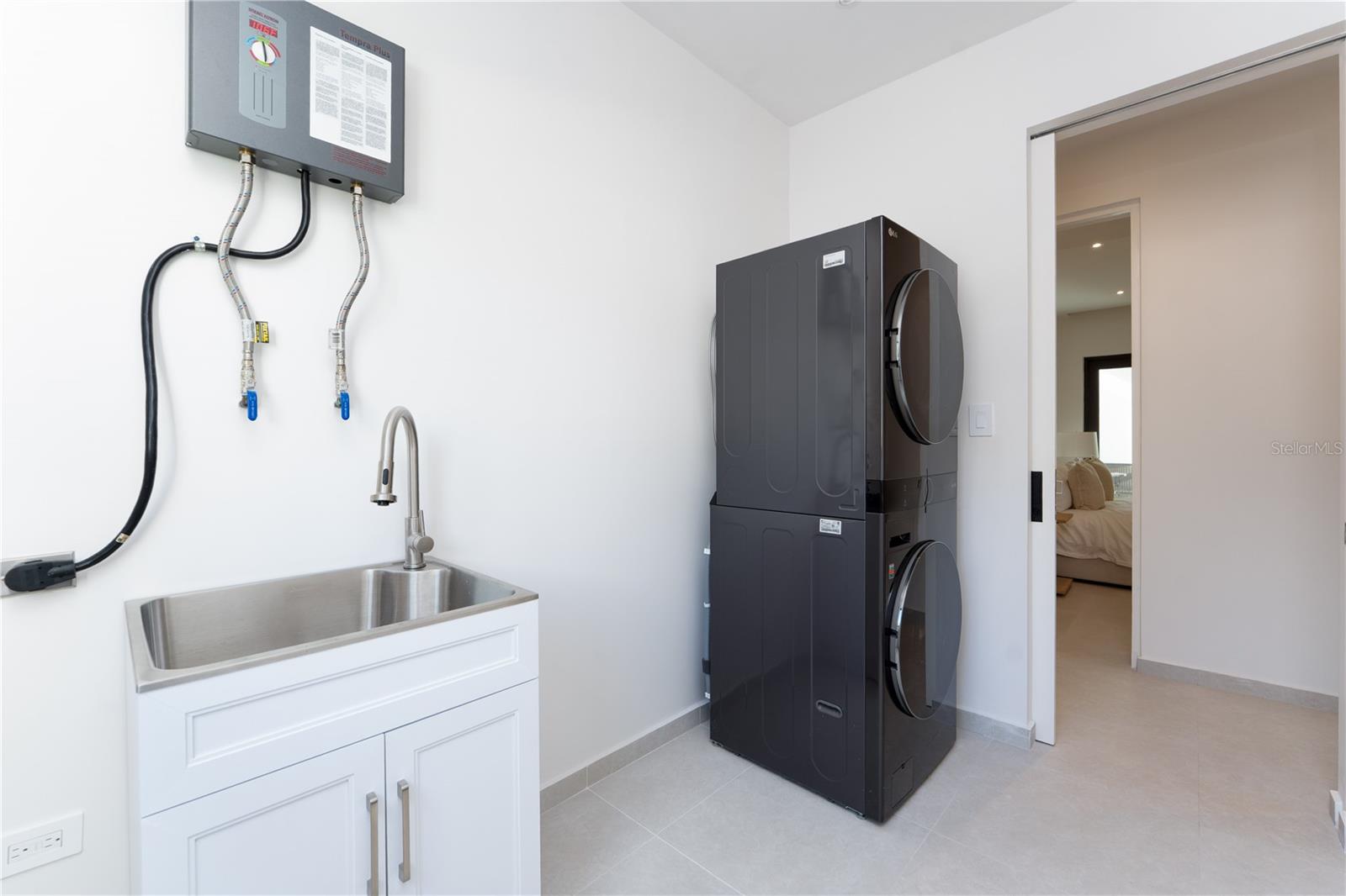 PR9115804 Property Photo