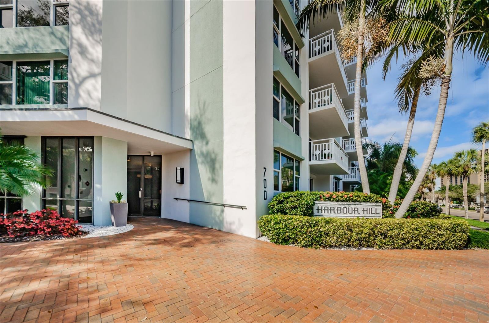 TB8423046 Property Photo