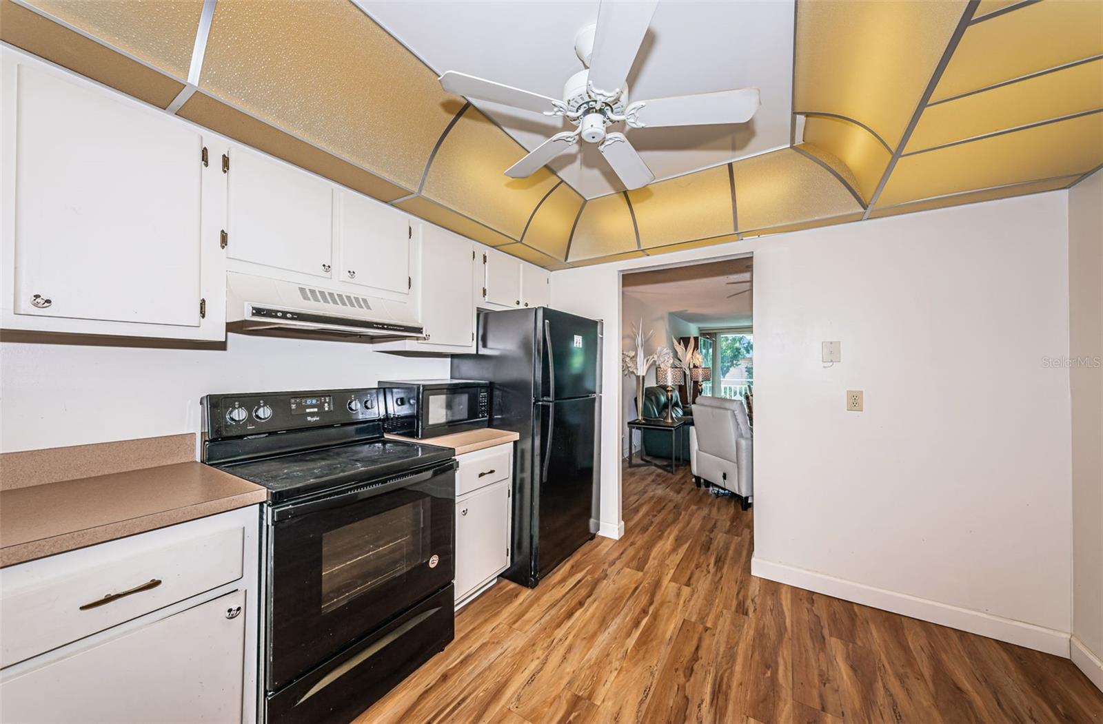 TB8423046 Property Photo