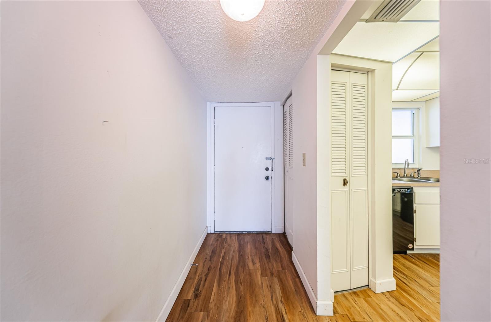 TB8423046 Property Photo