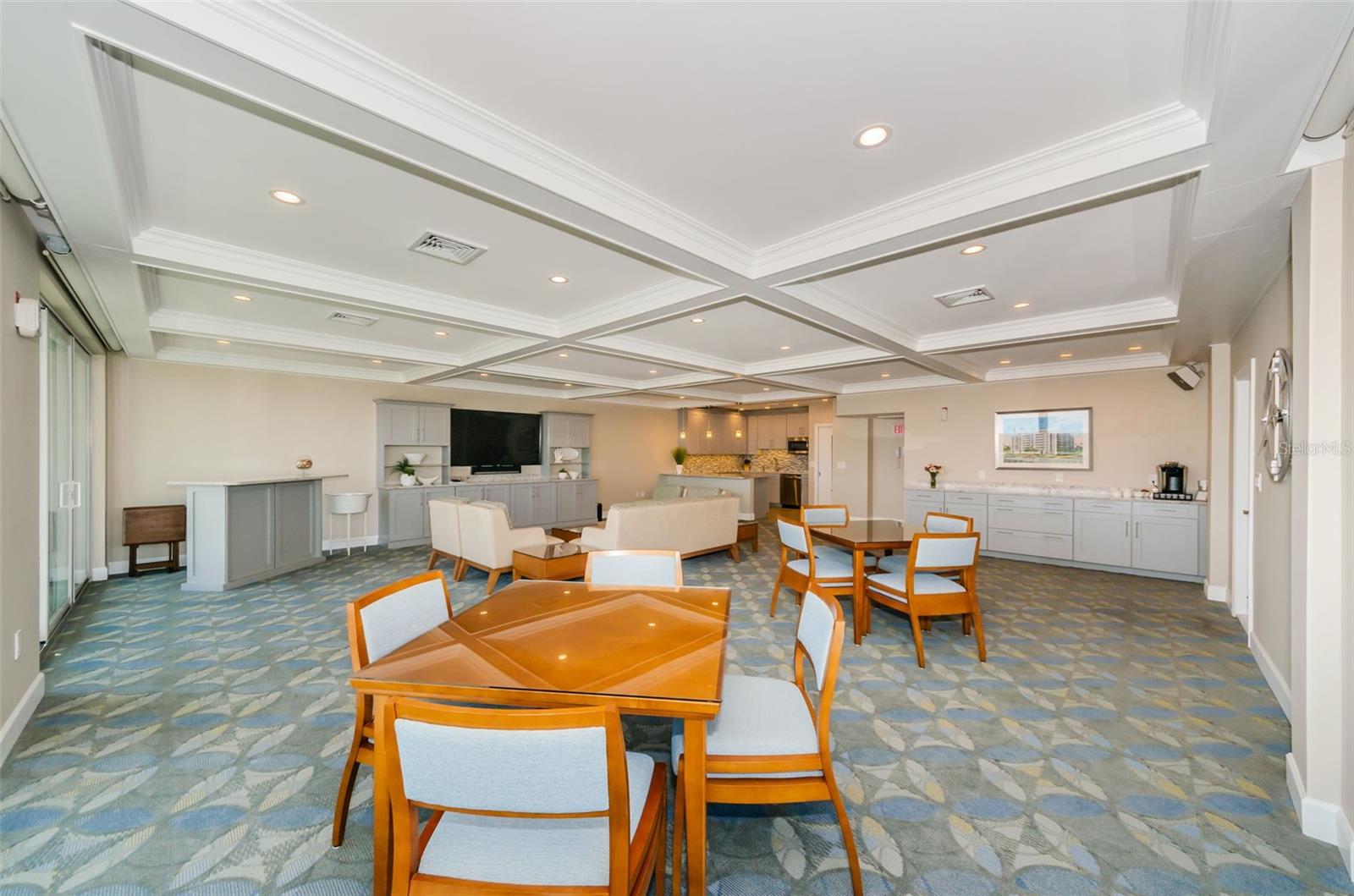 TB8423046 Property Photo