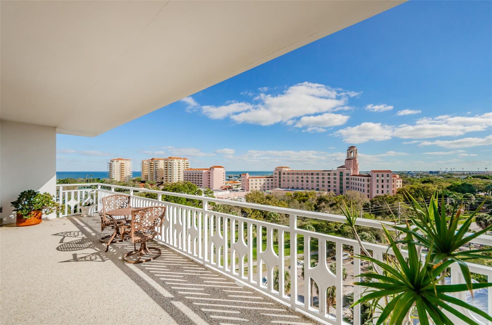 TB8423046 Property Photo