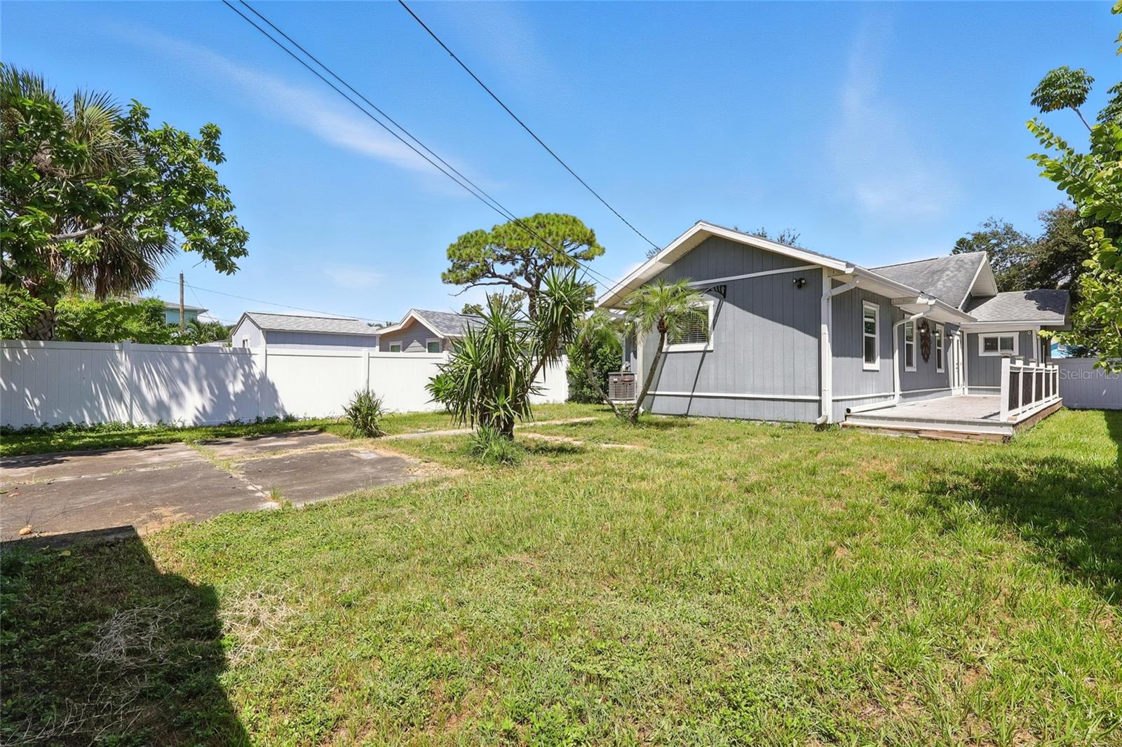 TB8423086 Property Photo