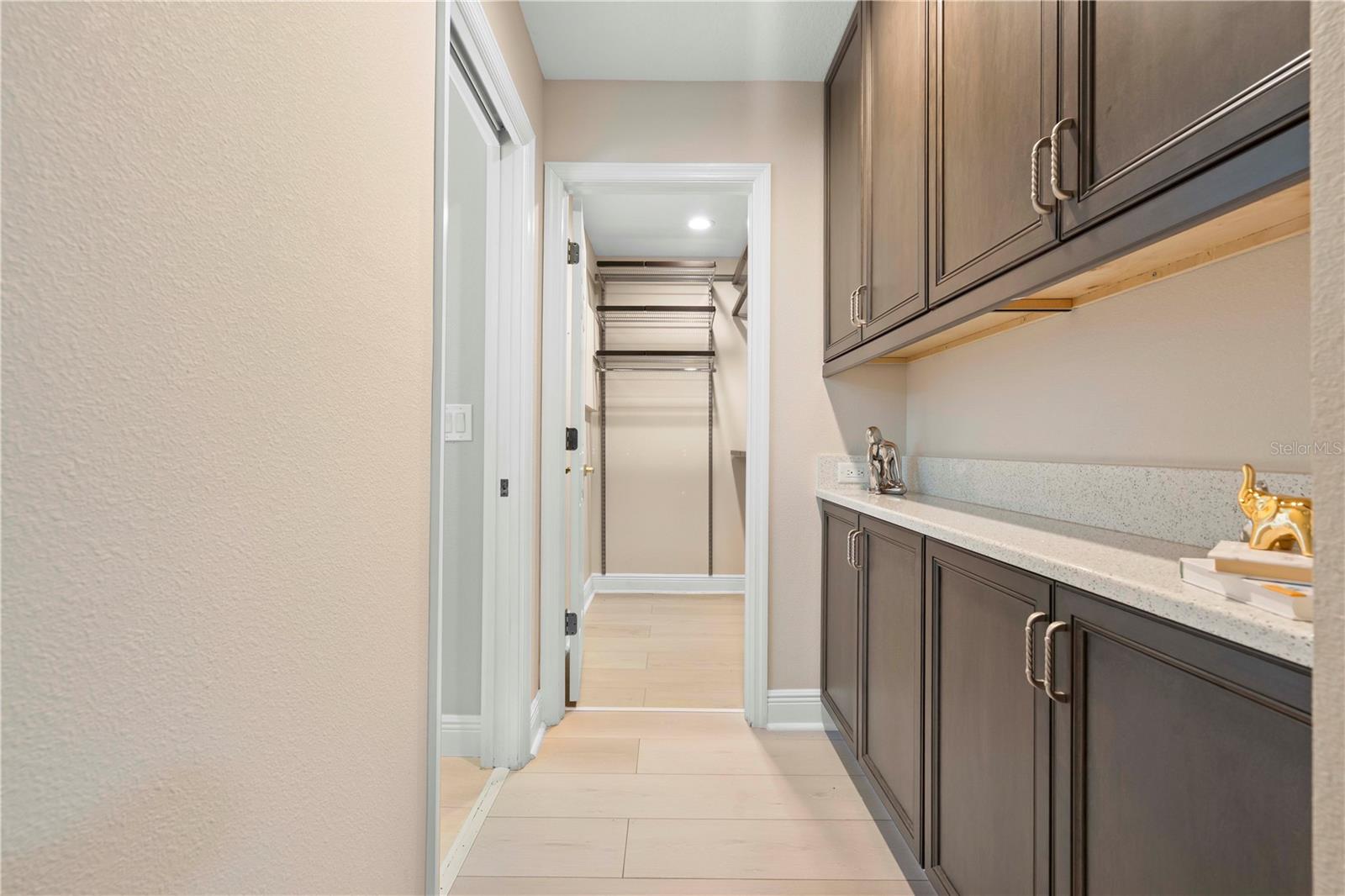 9905 WOODBAY DR DR, TAMPA, FL, 33626