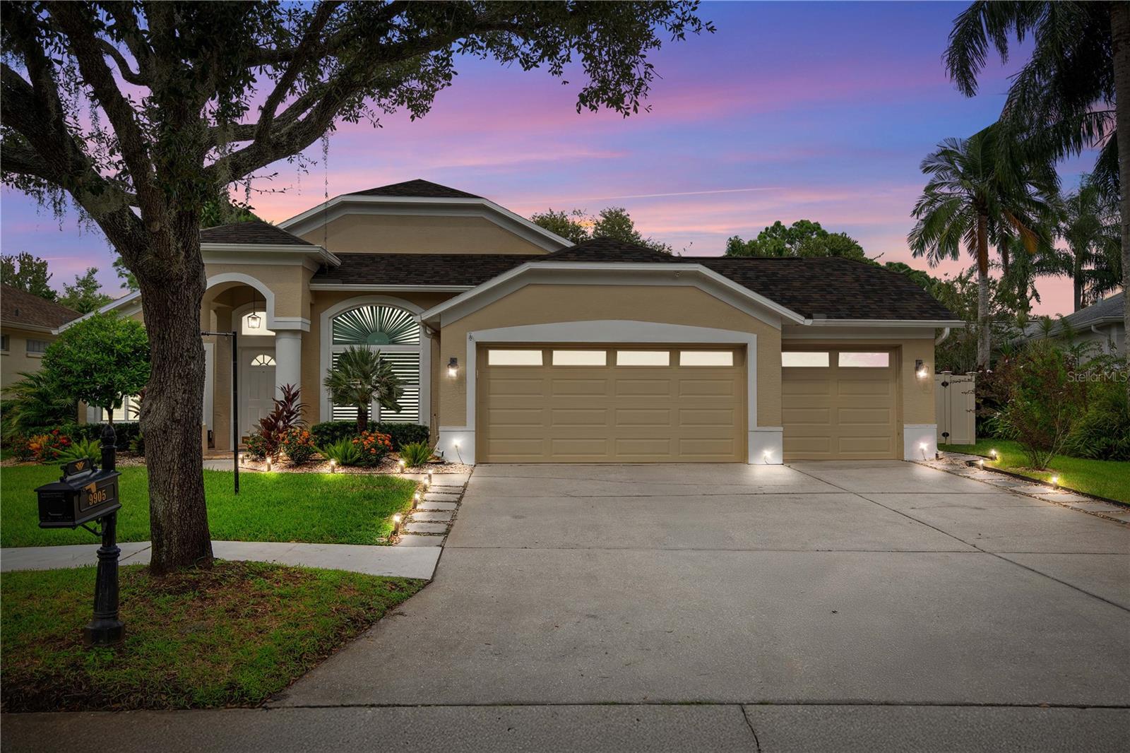 9905 WOODBAY DR DR, TAMPA, FL, 33626