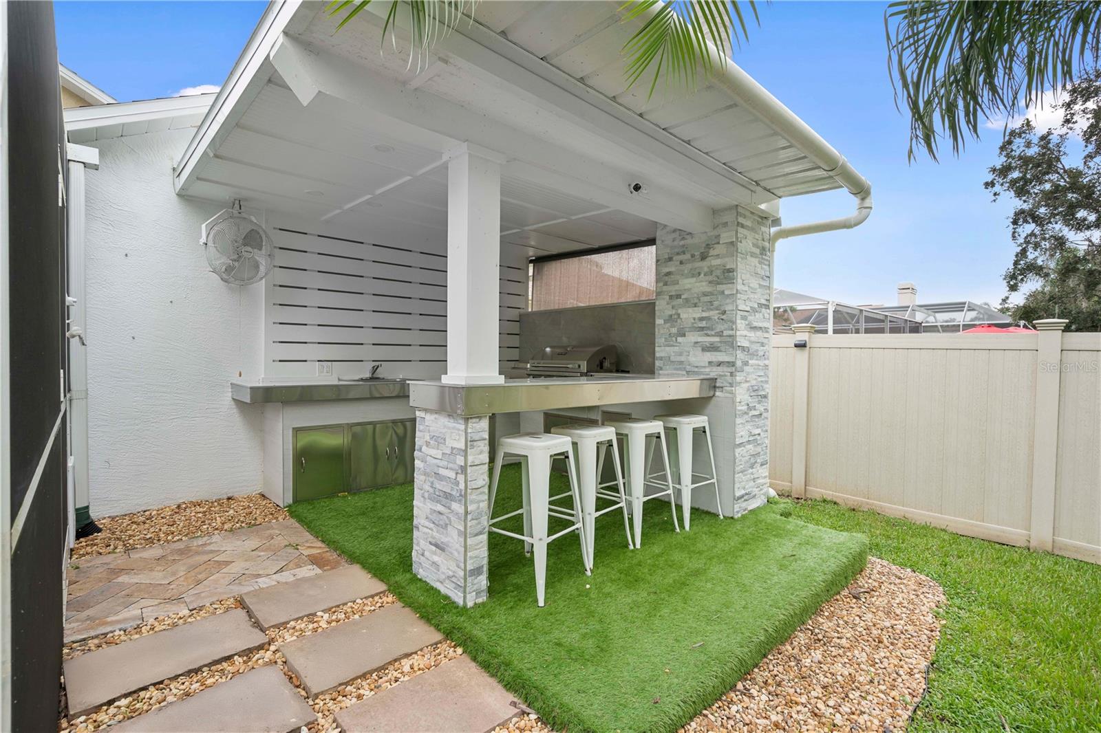 9905 WOODBAY DR DR, TAMPA, FL, 33626