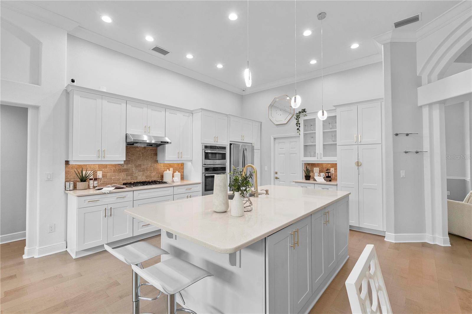 9905 WOODBAY DR DR, TAMPA, FL, 33626