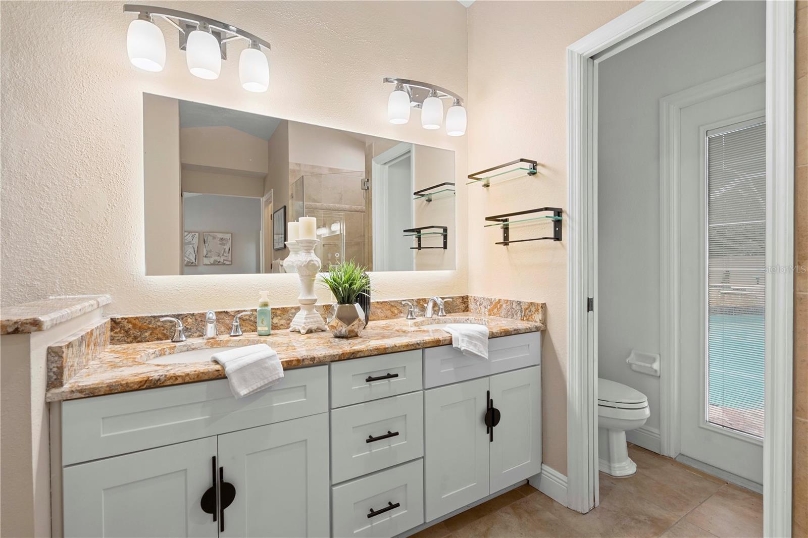 9905 WOODBAY DR DR, TAMPA, FL, 33626