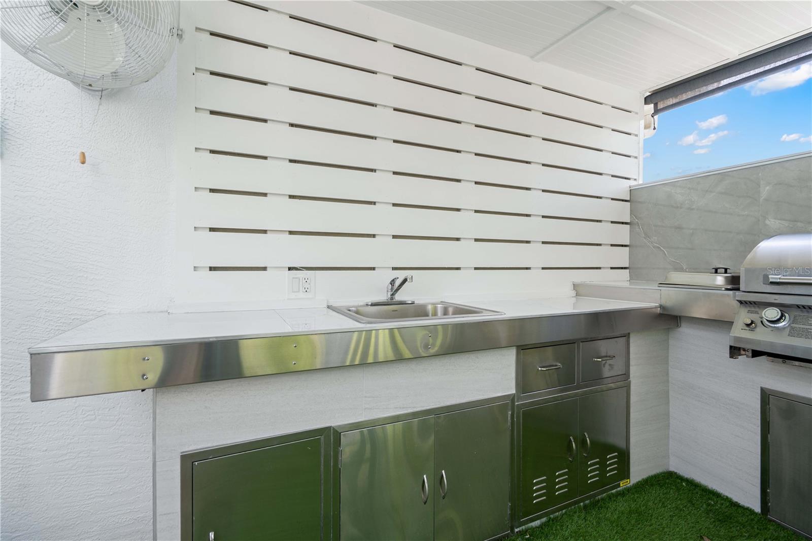 9905 WOODBAY DR DR, TAMPA, FL, 33626