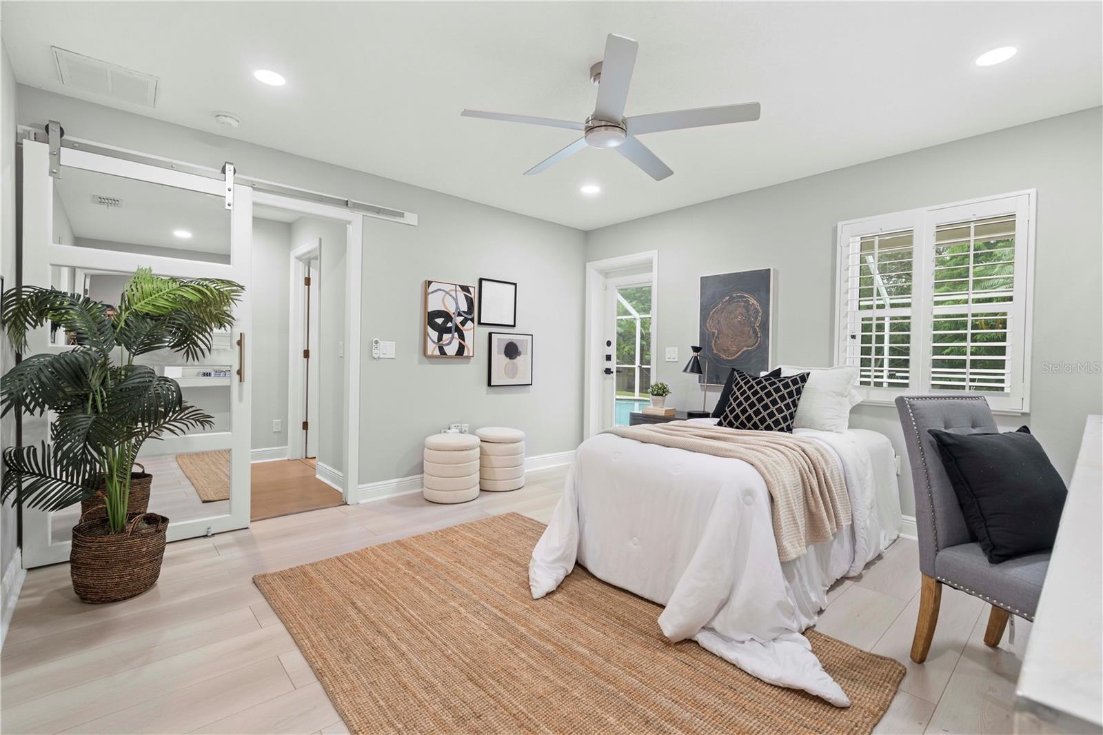 9905 WOODBAY DR DR, TAMPA, FL, 33626