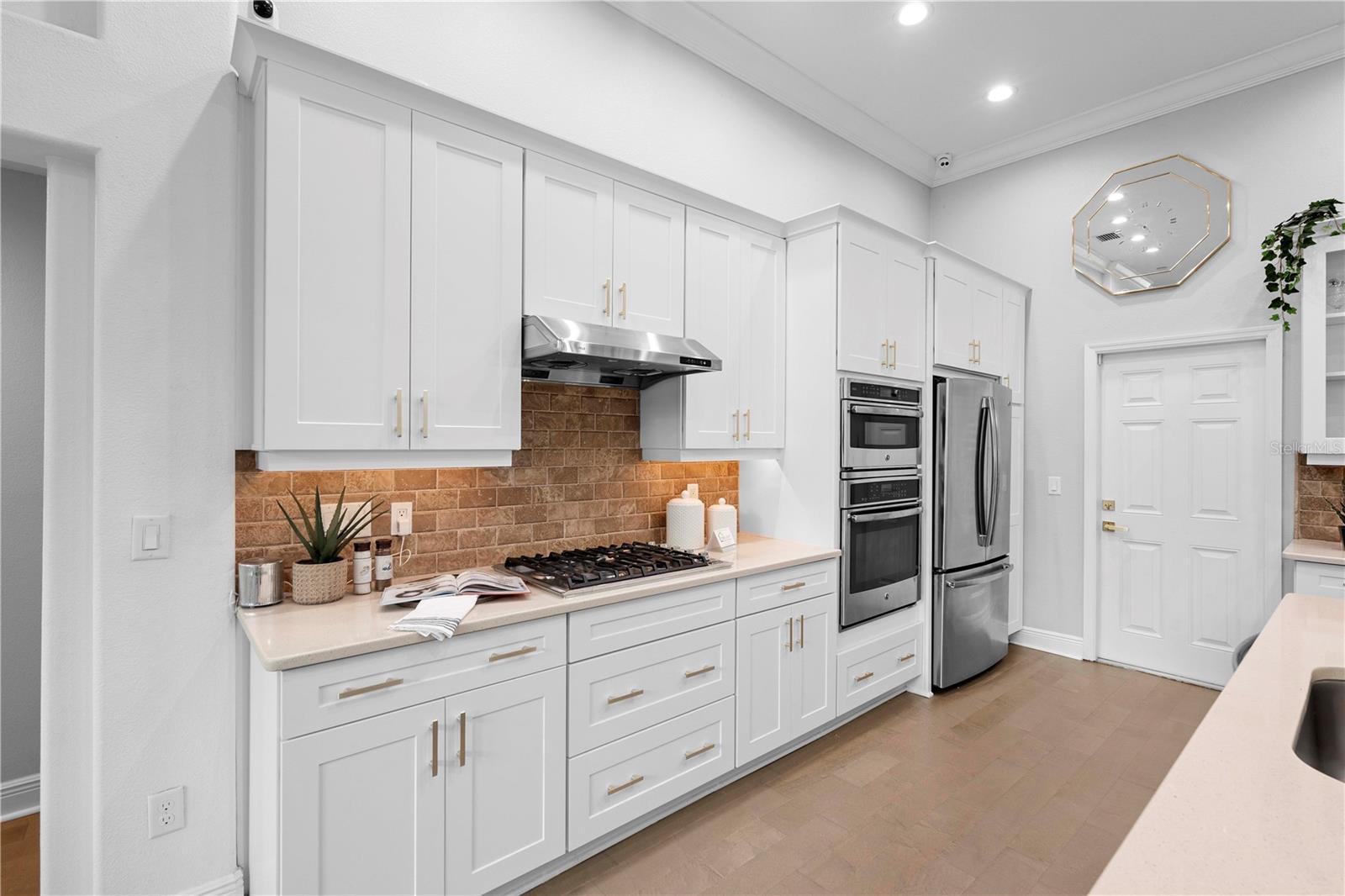 9905 WOODBAY DR DR, TAMPA, FL, 33626