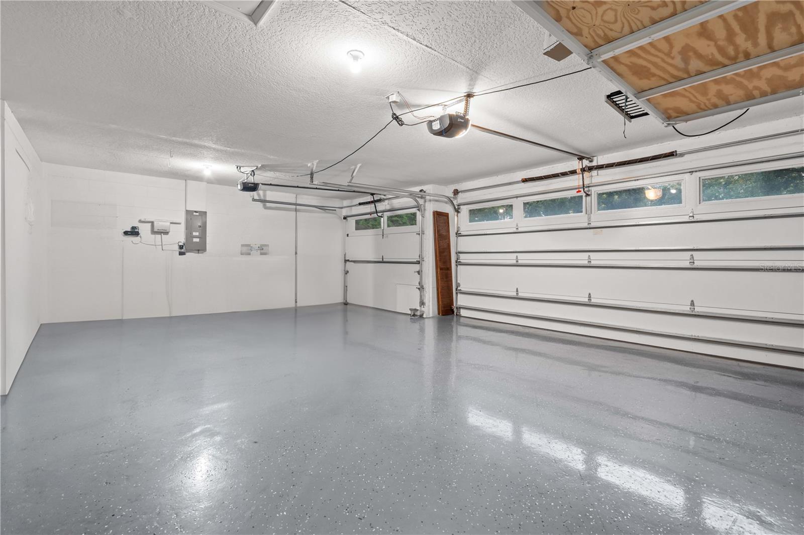 9905 WOODBAY DR DR, TAMPA, FL, 33626