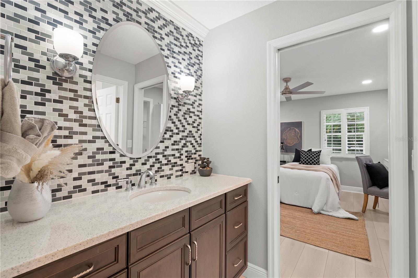 9905 WOODBAY DR DR, TAMPA, FL, 33626