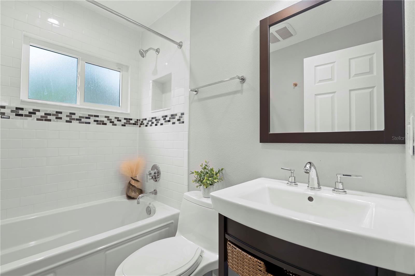 9905 WOODBAY DR DR, TAMPA, FL, 33626