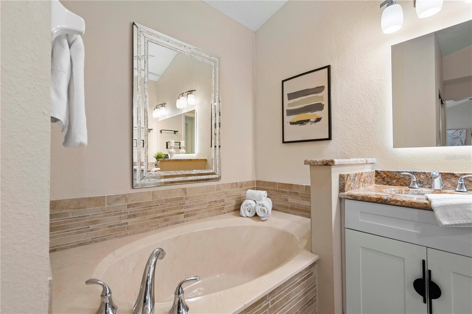 9905 WOODBAY DR DR, TAMPA, FL, 33626