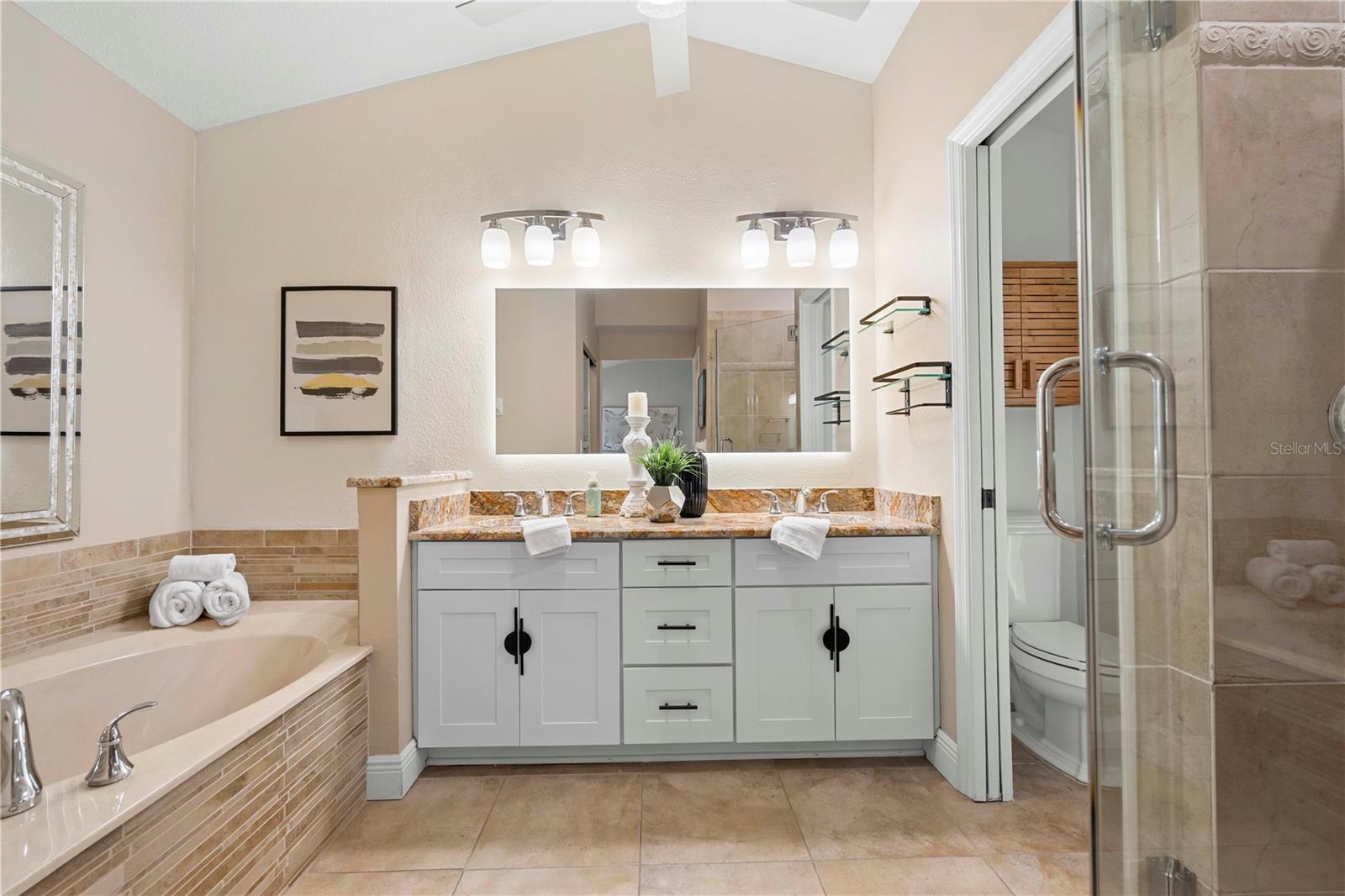 9905 WOODBAY DR DR, TAMPA, FL, 33626