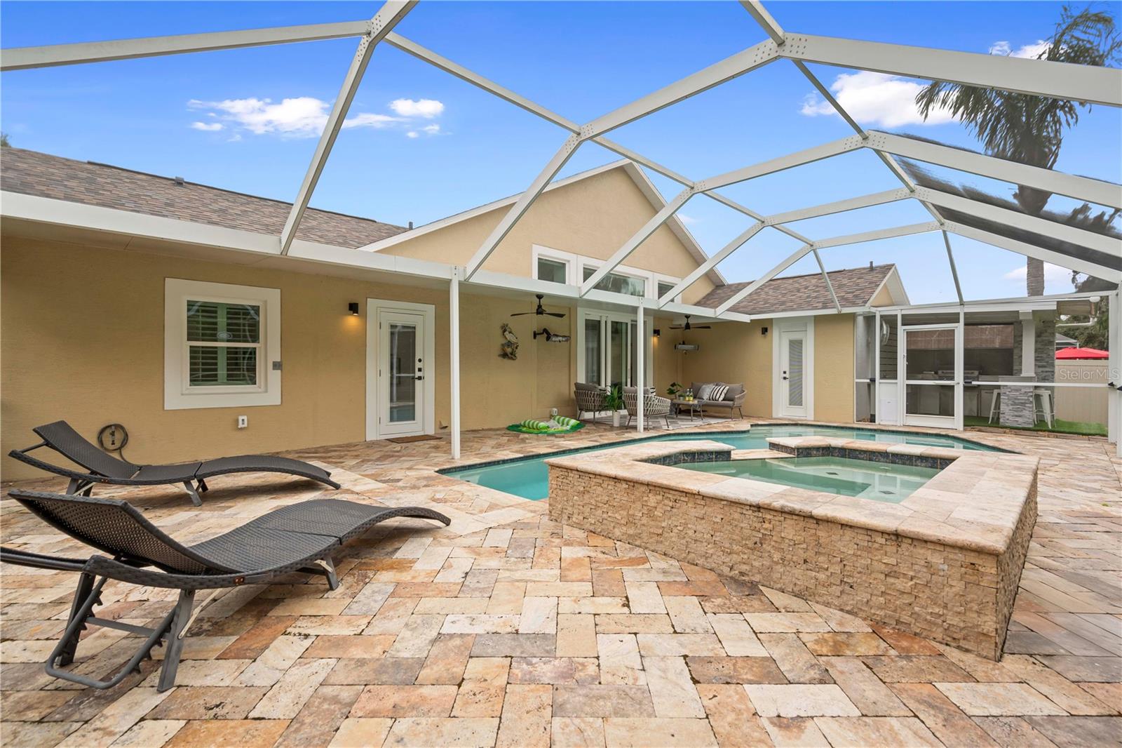 9905 WOODBAY DR DR, TAMPA, FL, 33626